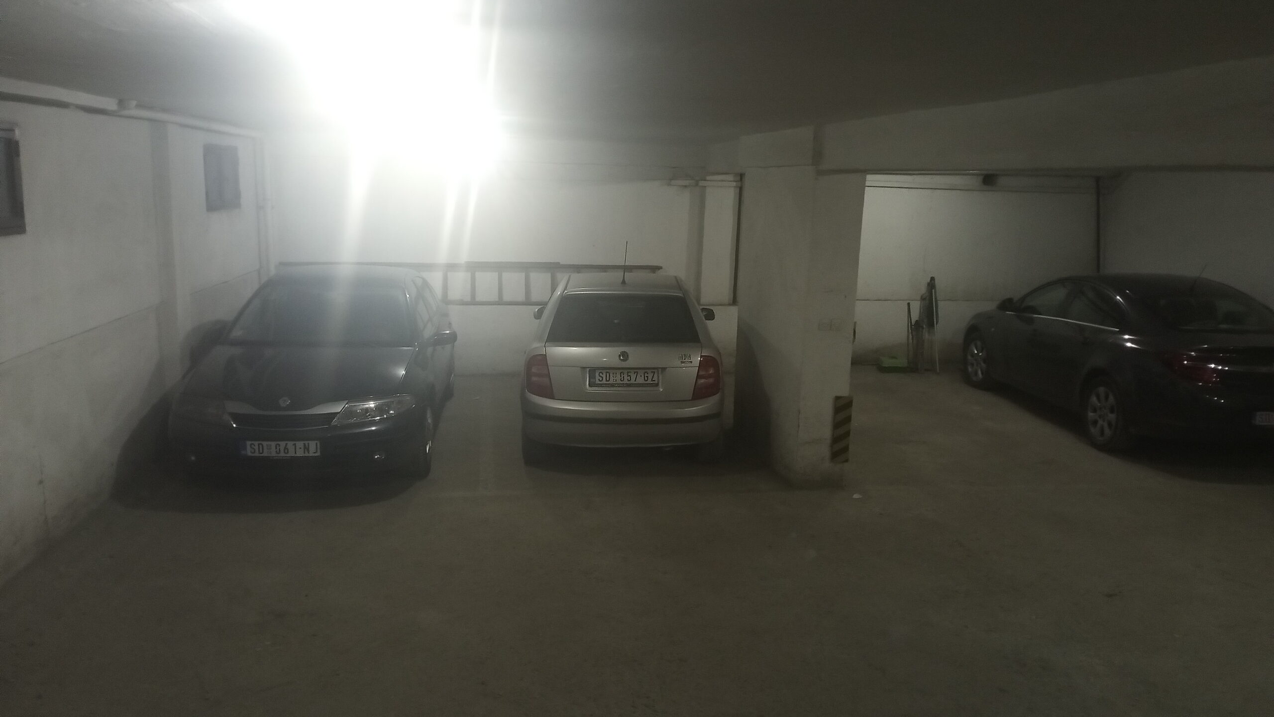 IZDAJEM PARKING MESTO