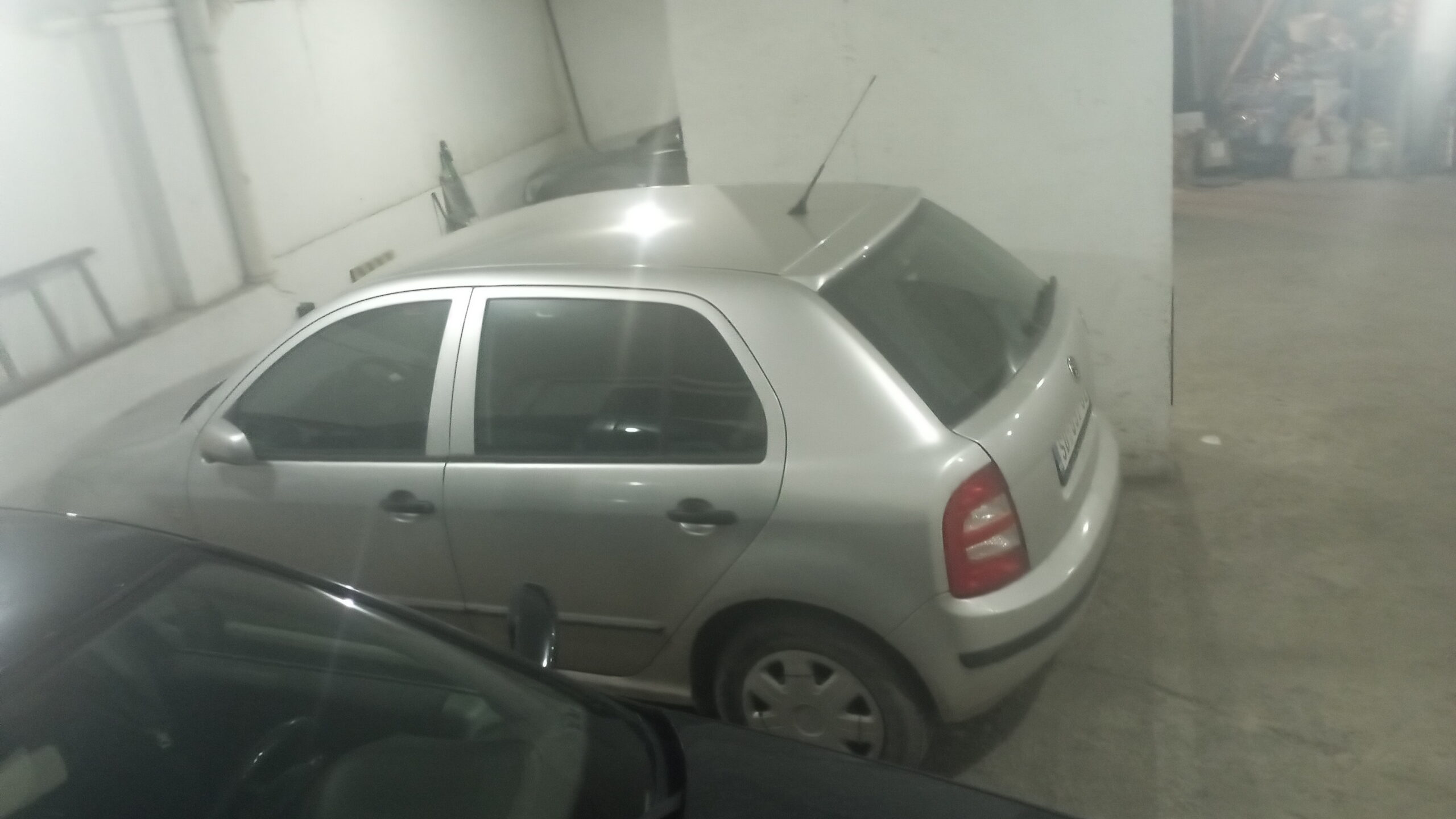 IZDAJEM PARKING MESTO