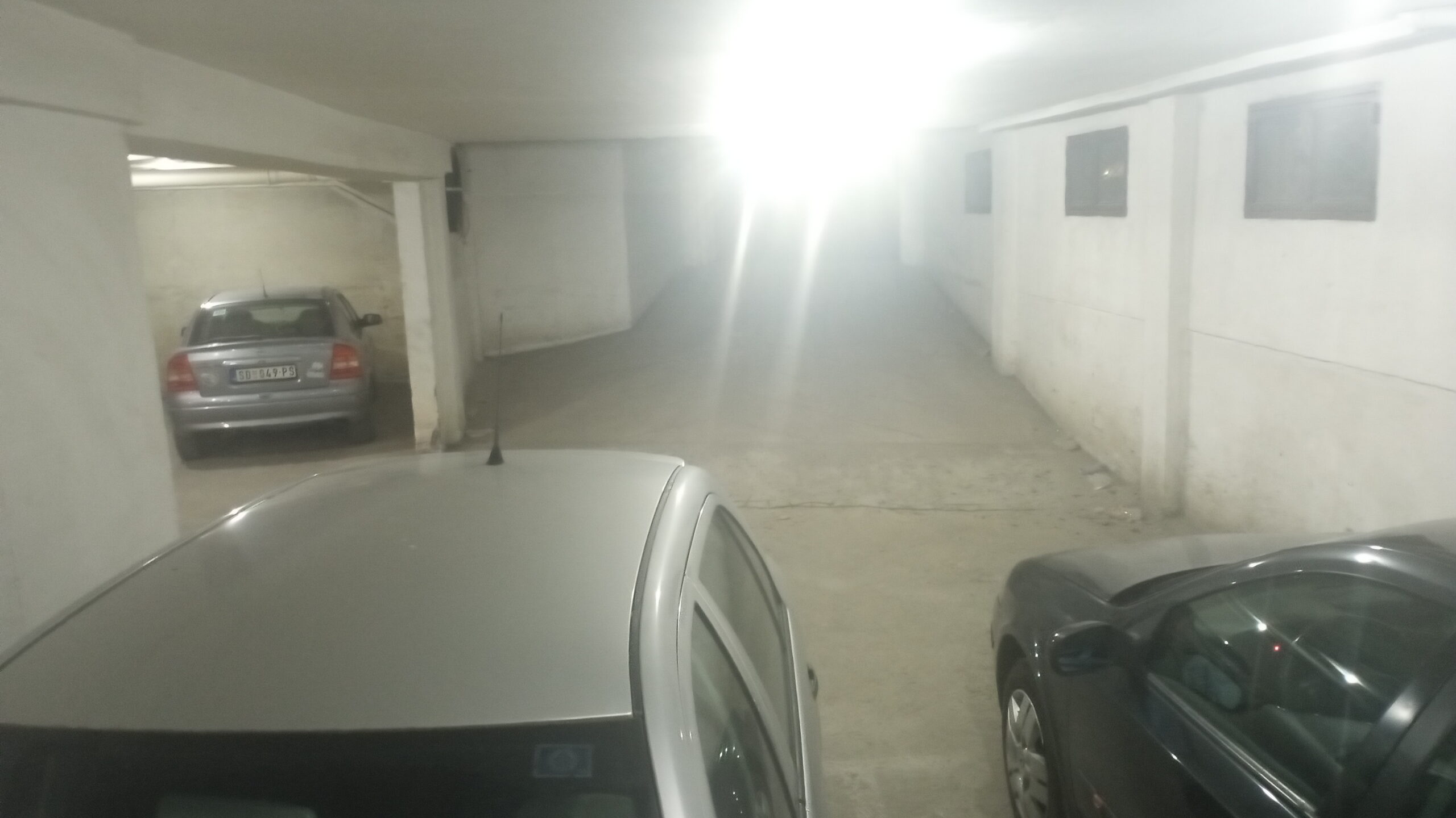 IZDAJEM PARKING MESTO