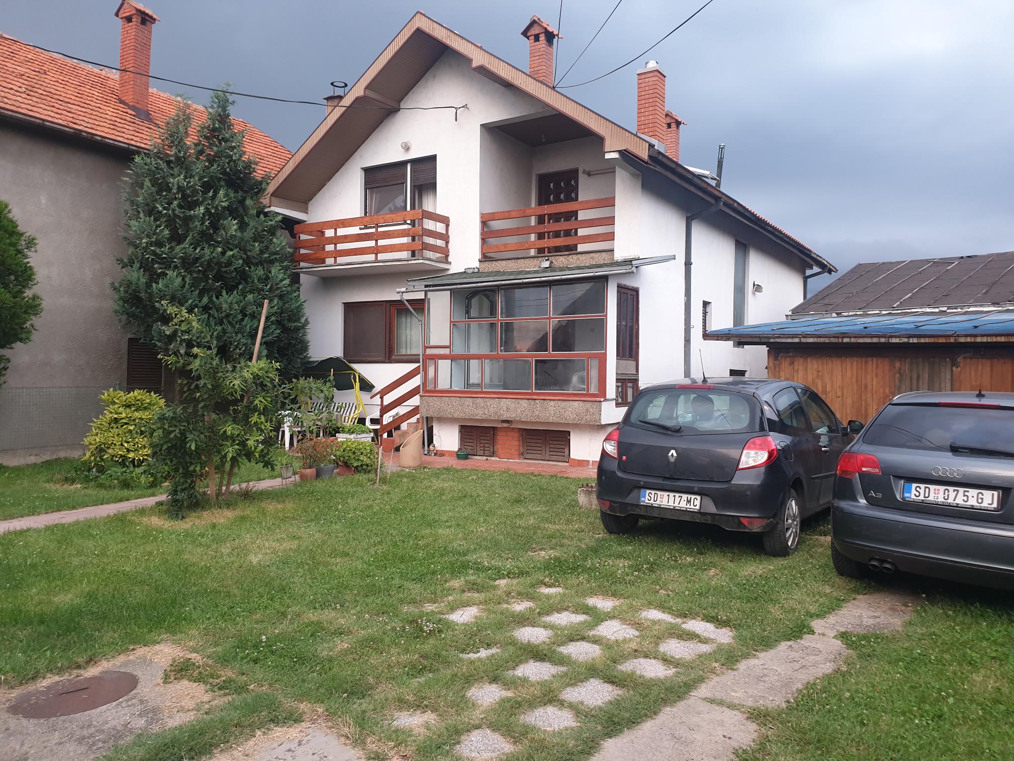 Kuća na Carini, u blizini Rimskog bunara