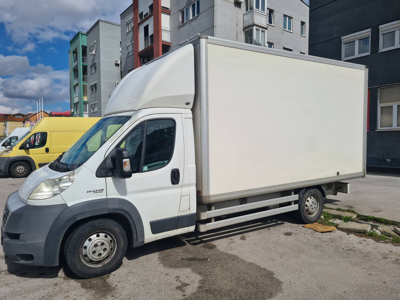 Vozac kombija potreban u firmi Atom