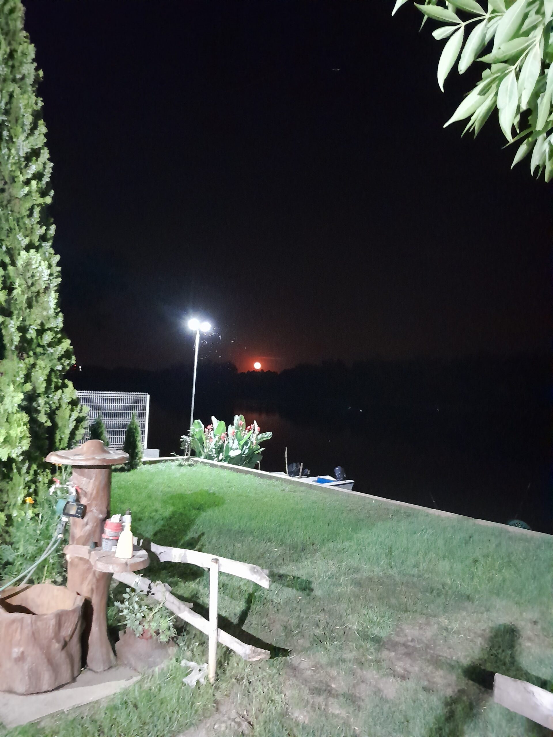 Vikendica na obali Dunavca