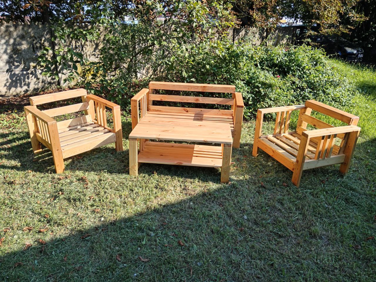 Bastenska garnitura Sibirski Aris