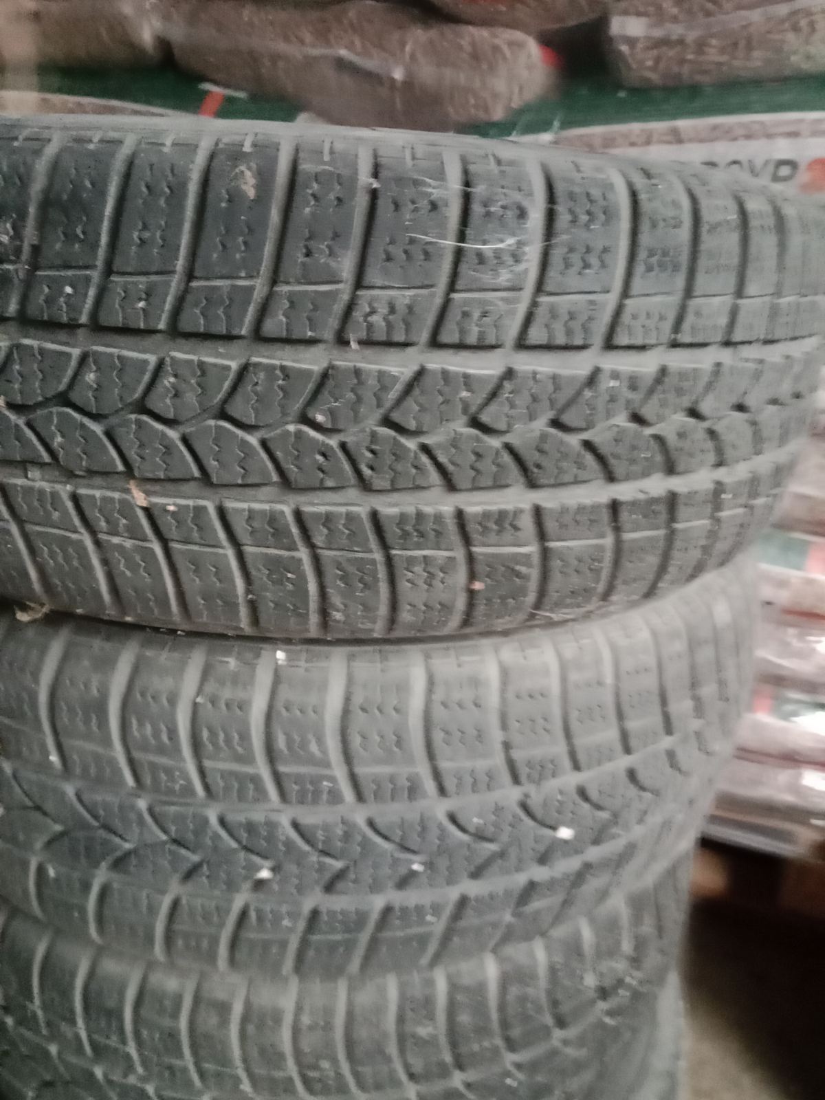 Zimske gume sa celicnim felnama 185/60/R14