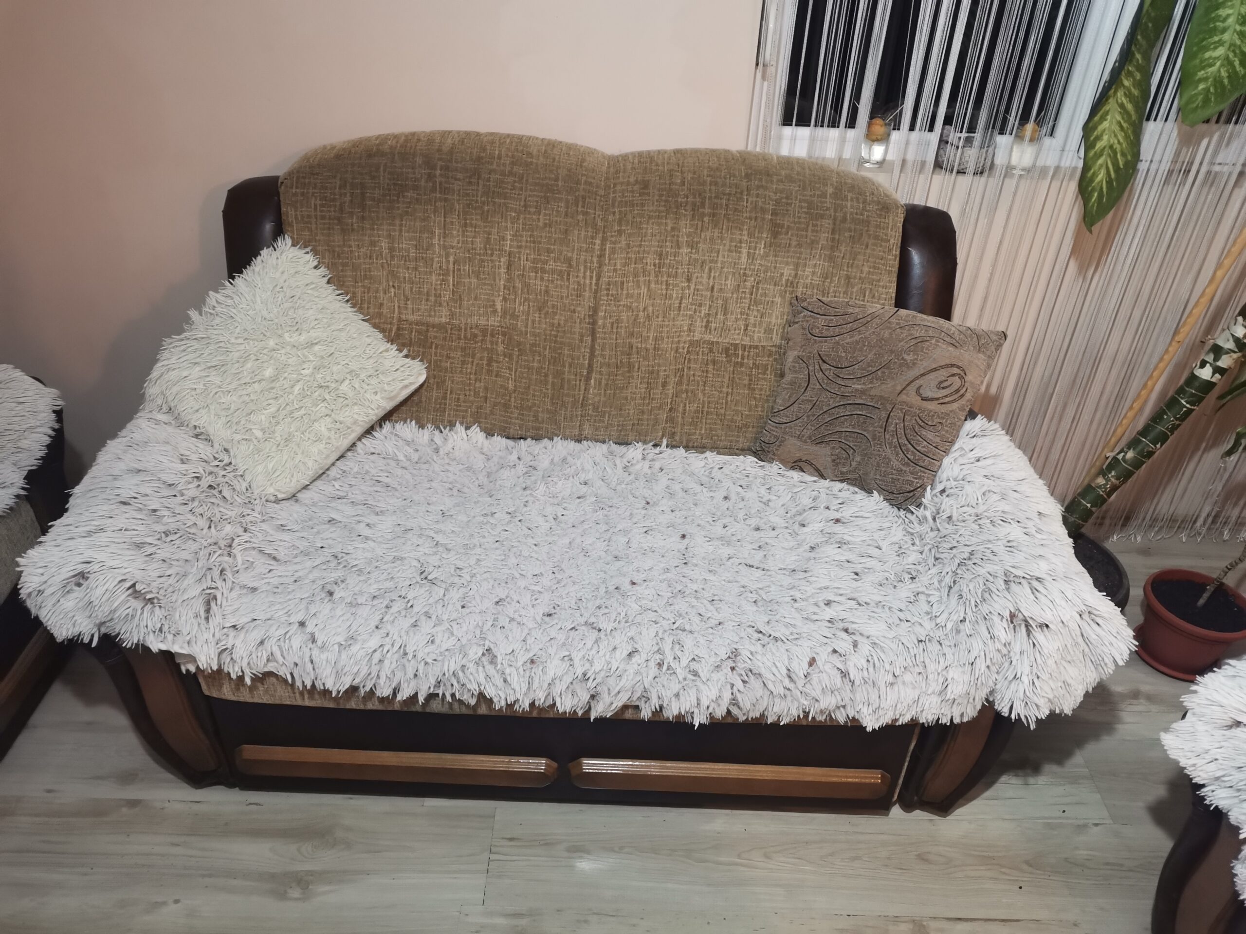 Prodajem trosed, dvosed i fotelju