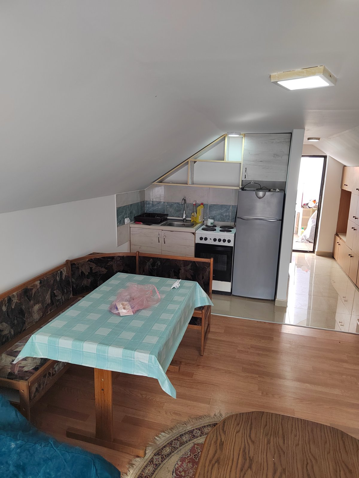 Izdaje se stan na Carini u cenu uračunati računi