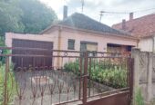 Dve kuće u dvorištu – Senjak, vlasnik