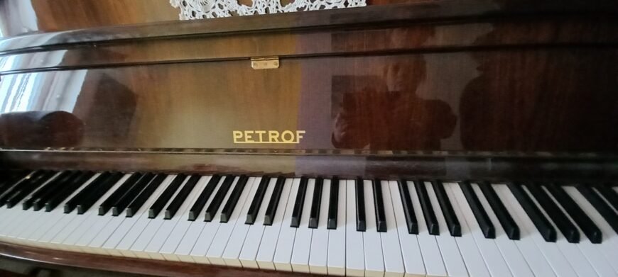 Pianino Petrof