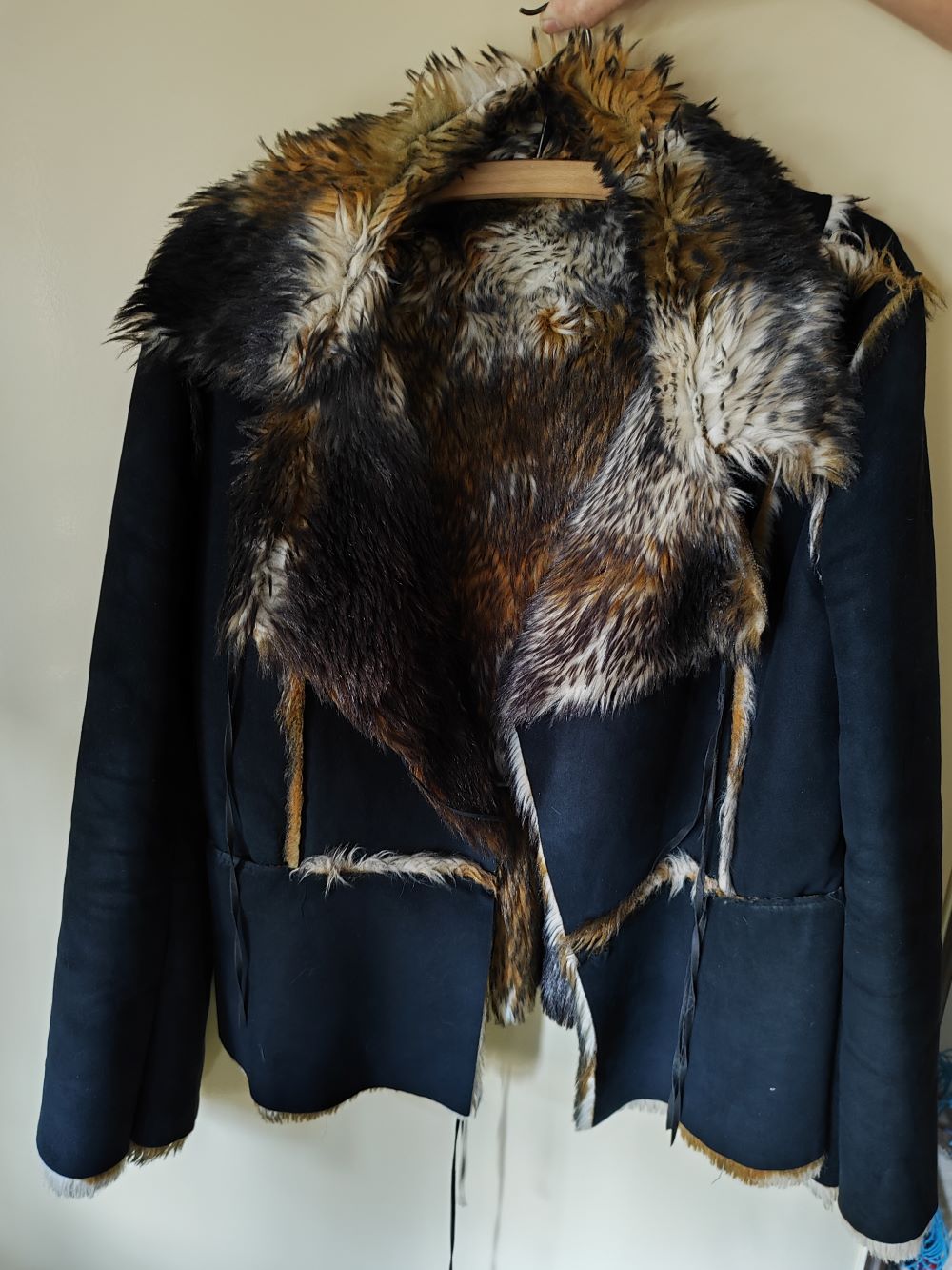 Zenska bundica slika