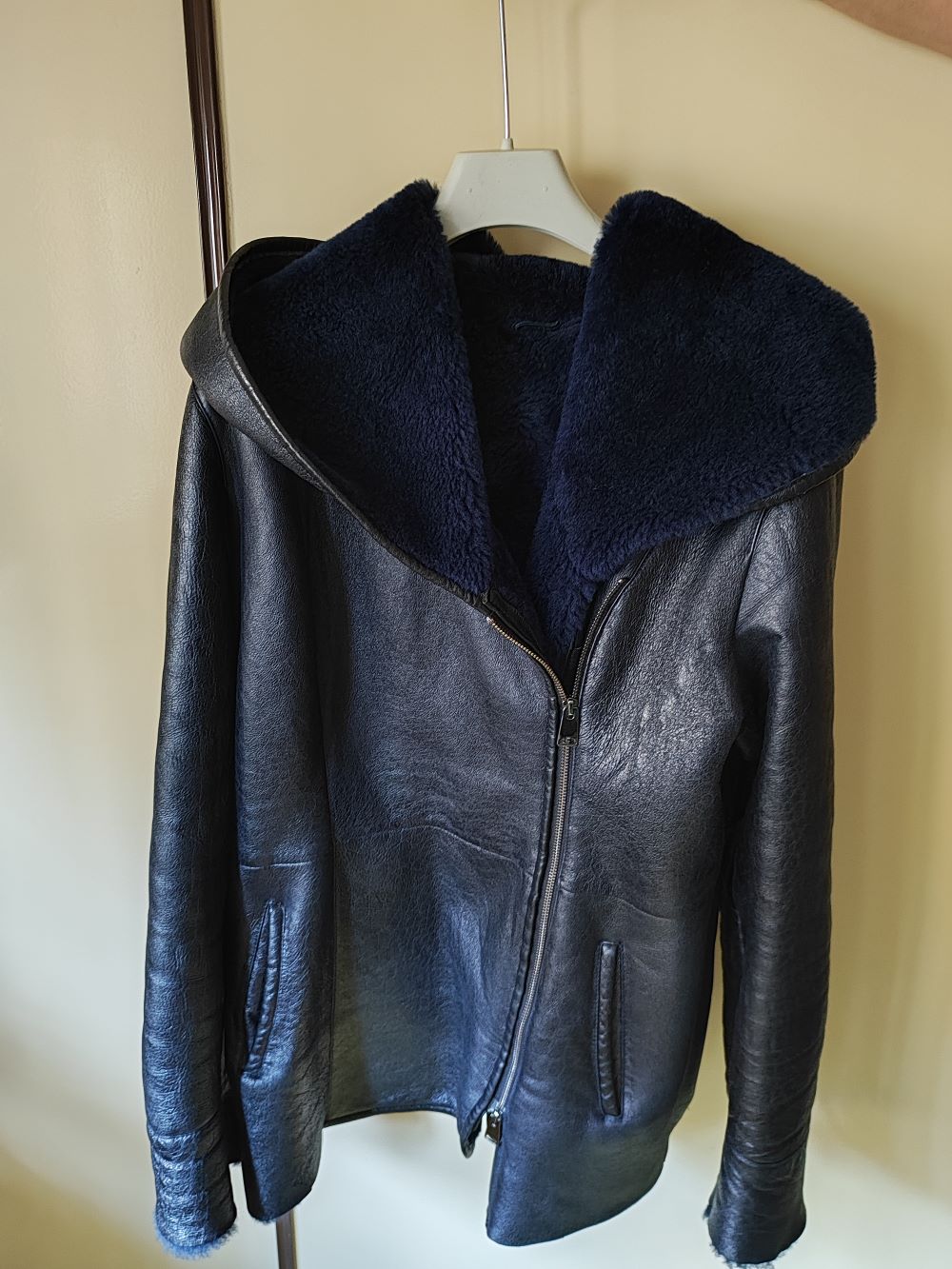 Zenski kratak monton