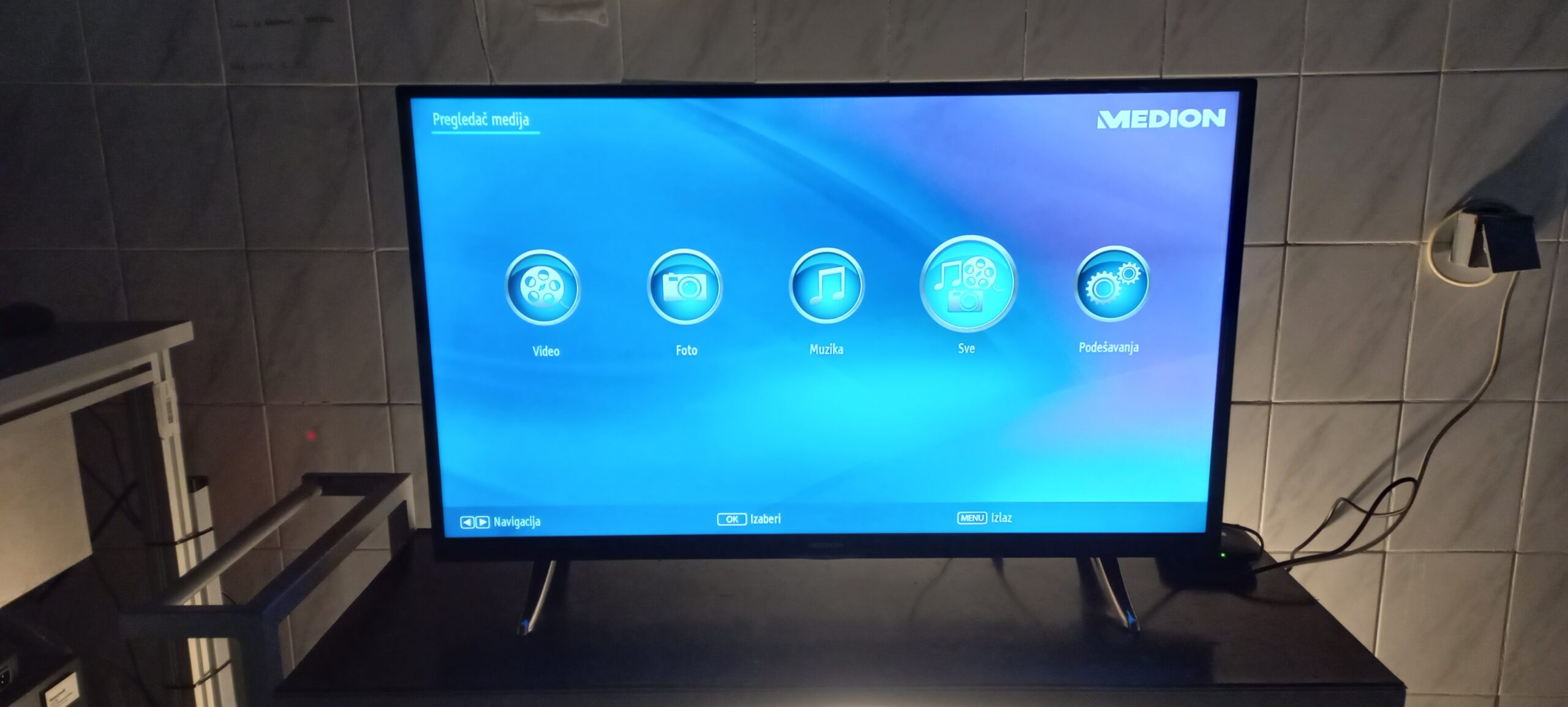 Televizor MEDION MD31140 43inča smart 4k UHD