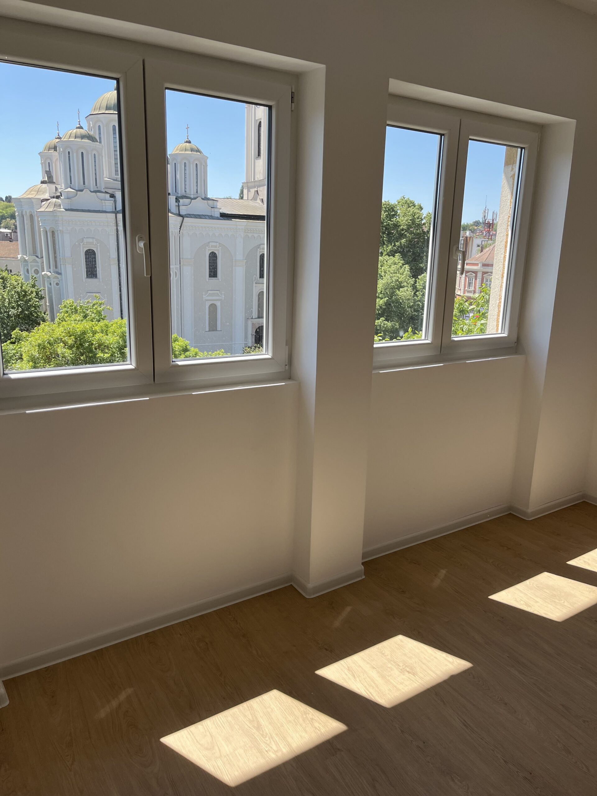 Na prodaju stan 58m2 , LUX lokacija strogi centar Smedereva