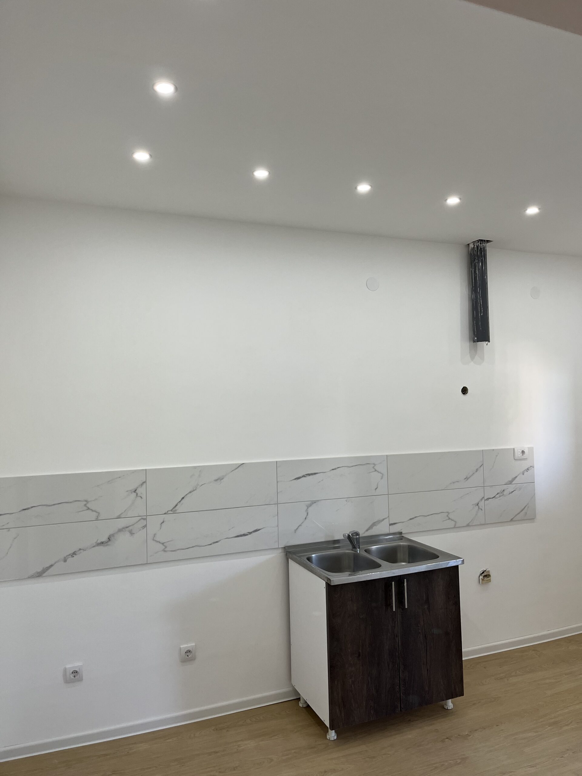 Na prodaju stan 58m2 , LUX lokacija strogi centar Smedereva