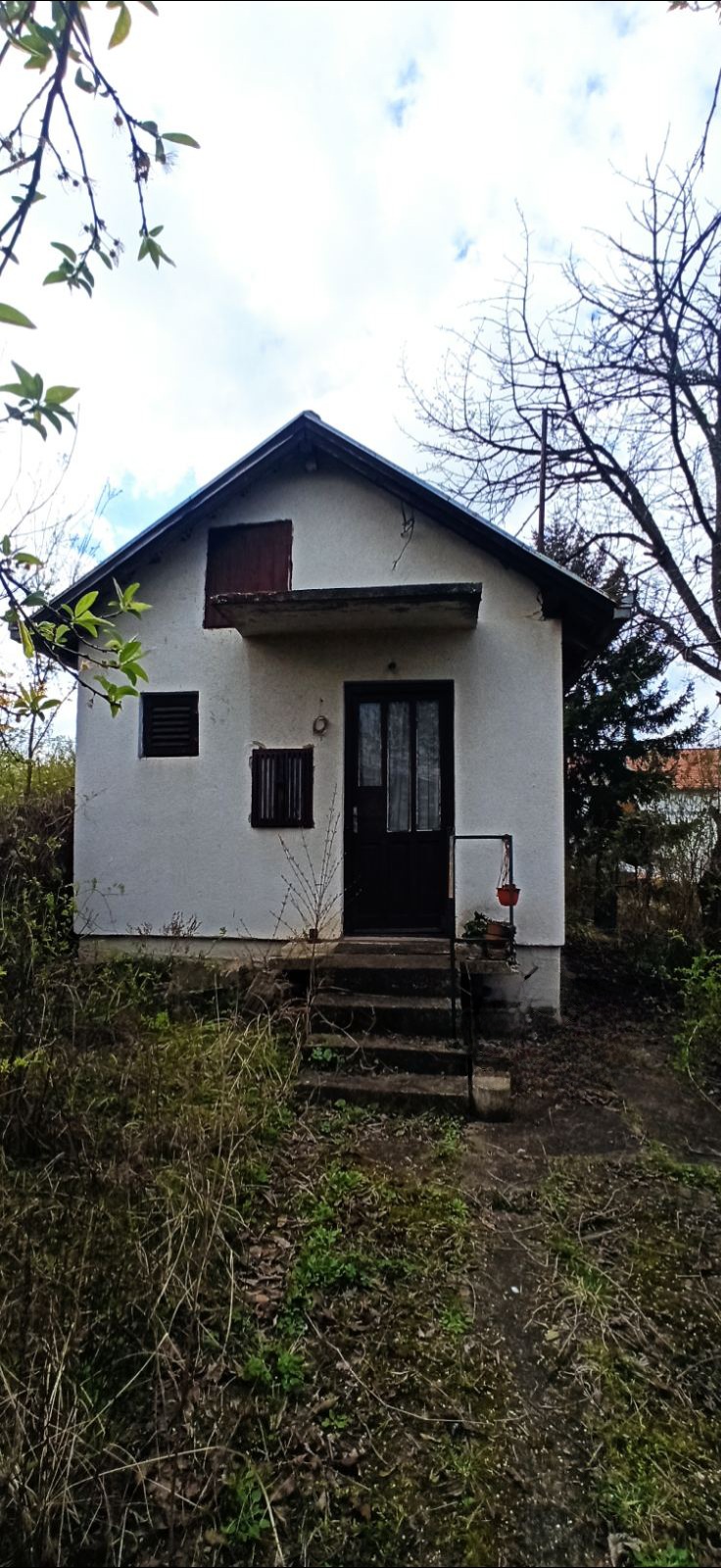 13 ari placa,kuća,pomoćni objekti