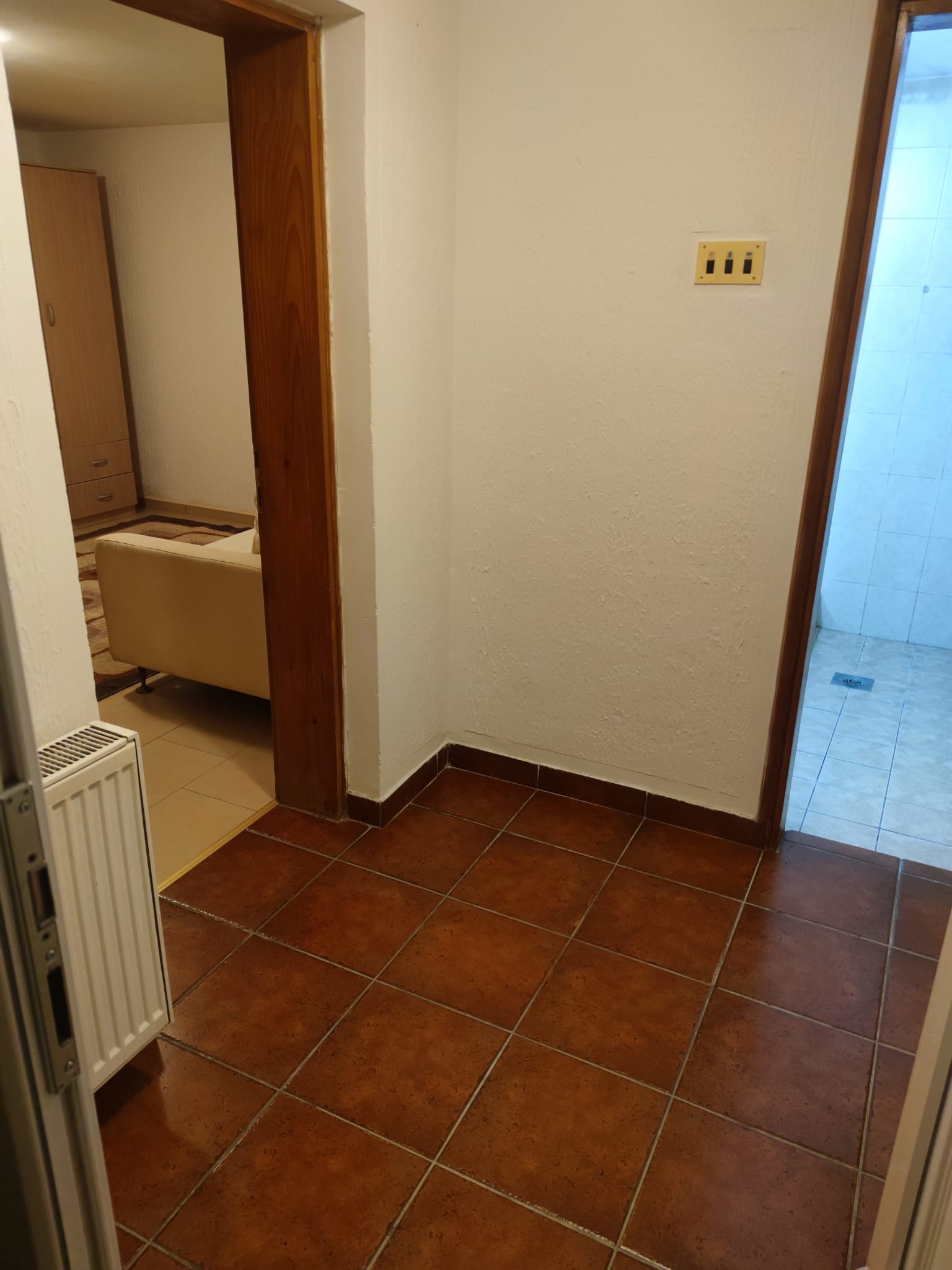 Izdajem namesten stan