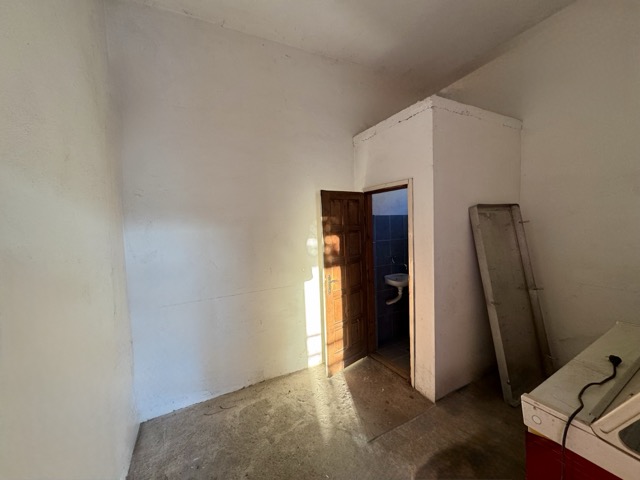 Izdaje se lokal 80m2 Odlična lokacija