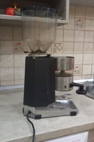 Kafe aparat na prodaju