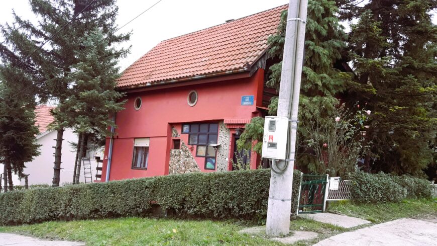 PRODAJEM KUĆU NA SENJAKU 140m, na 3.5 ARA placa, ODMAH USELJIVA