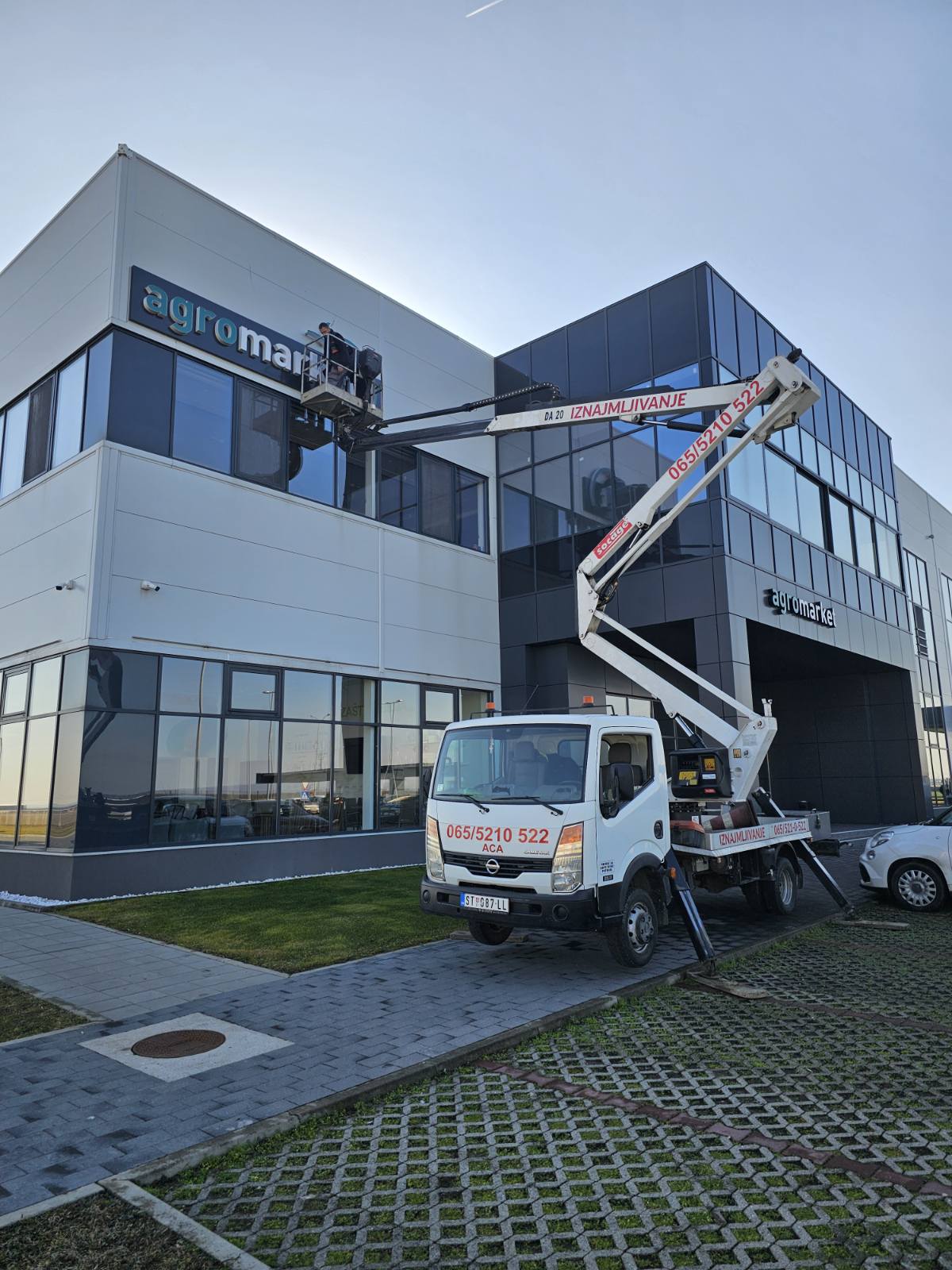 Iznajmljivanje kamiona sa korpom