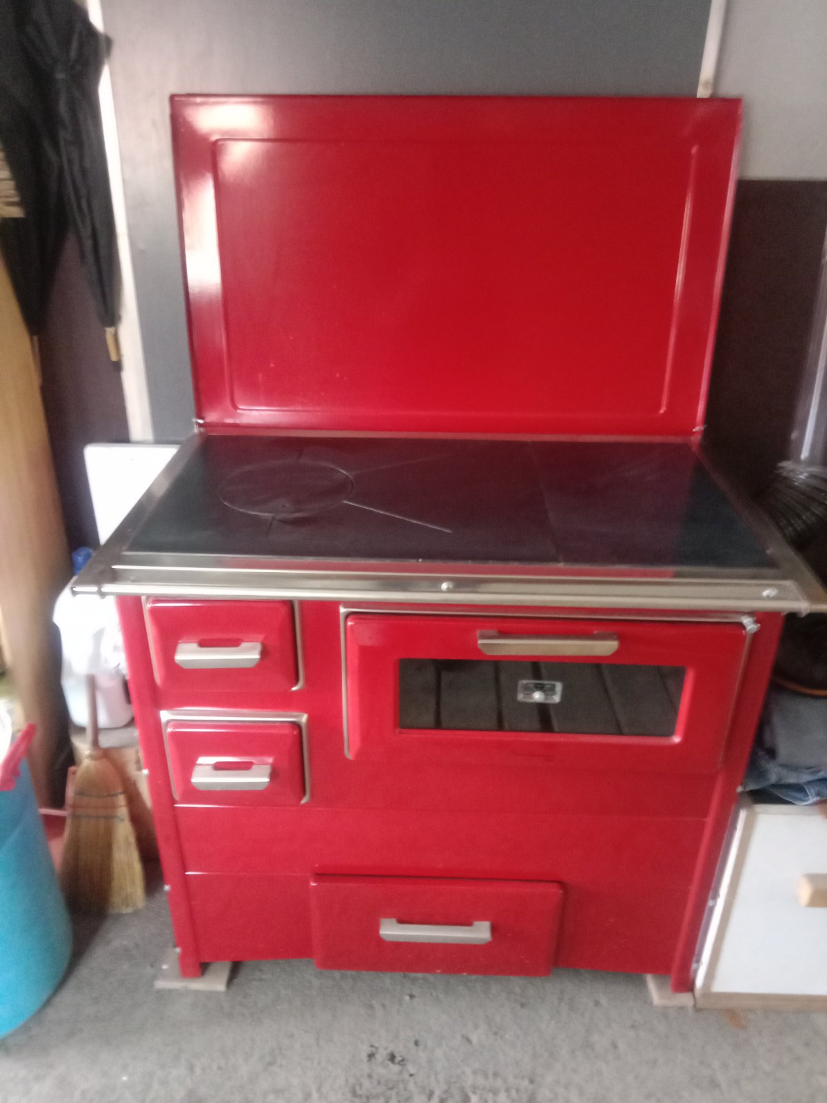 Prodajem šporet Smederevac