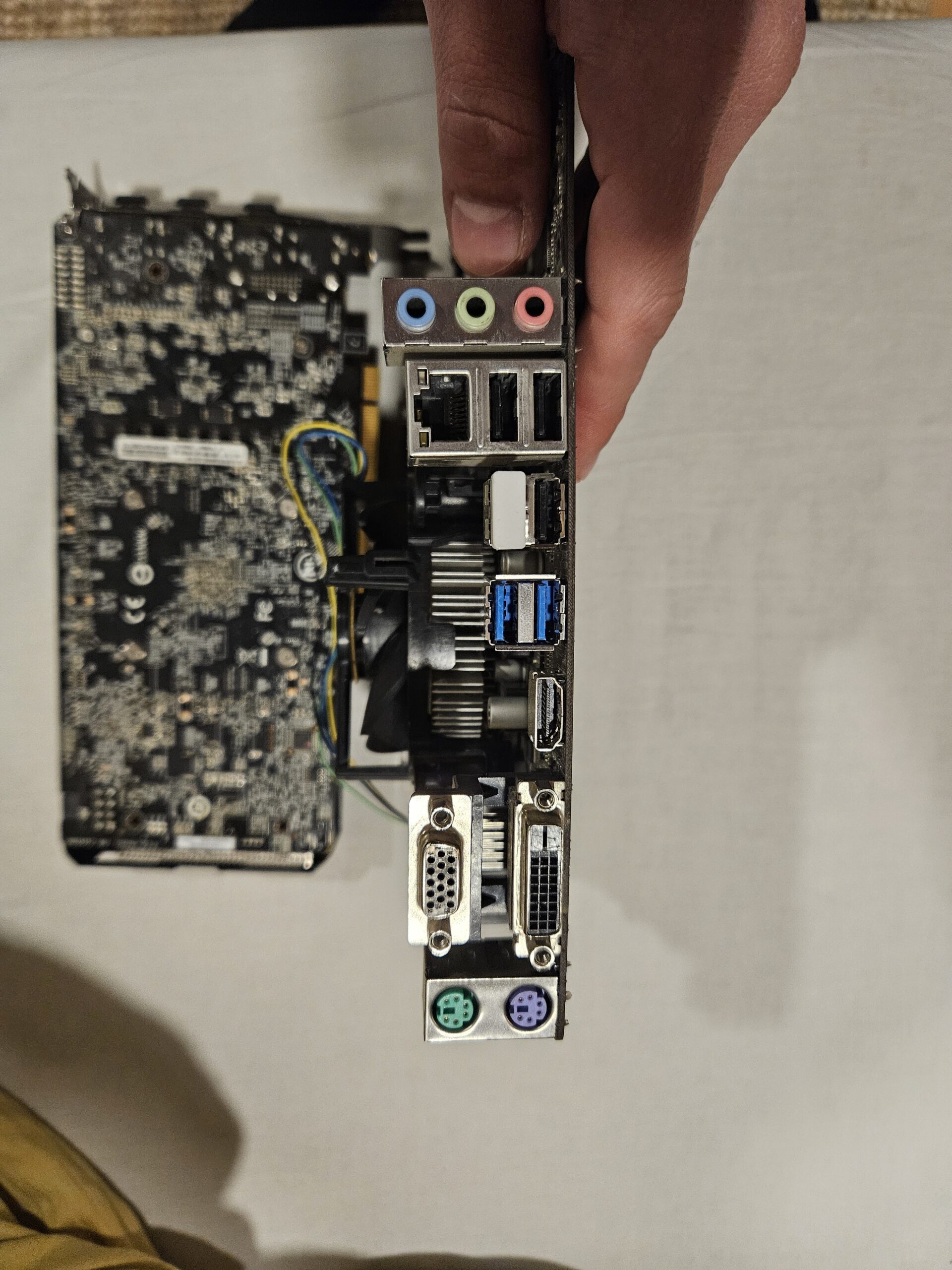 I7 6700k + RX570 + 16GB + H110M-R