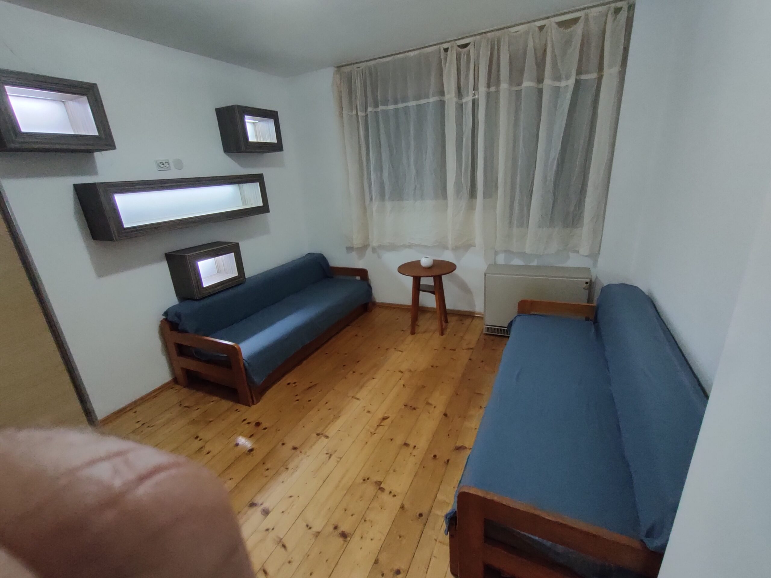 Dvosoban stan u samom centru grada u mirnoj ulici punoj zelenila na 20 metara od Kralja Petra I