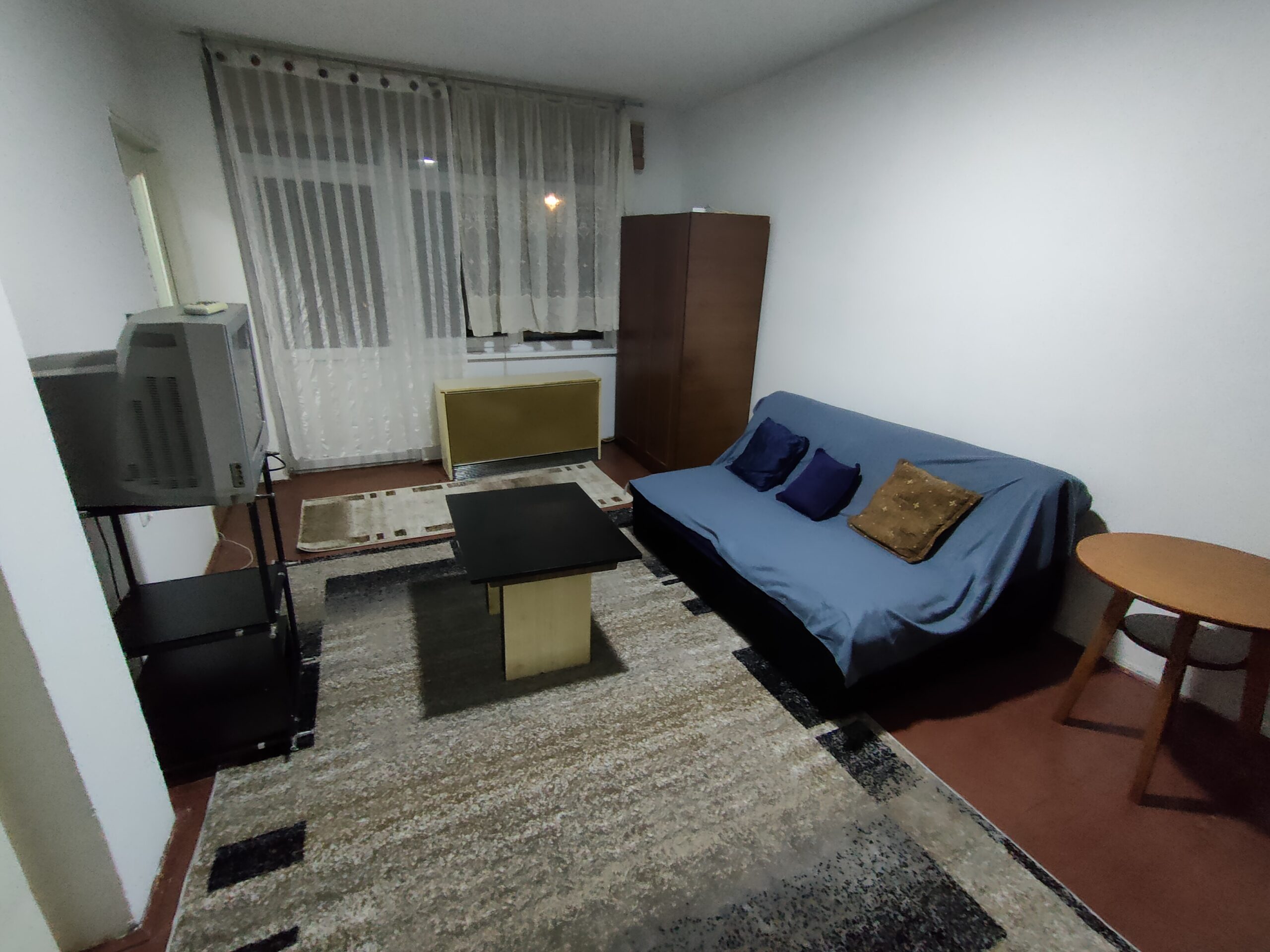 Izdajem stan u centru grada u blizini ulice Kralja Petra I