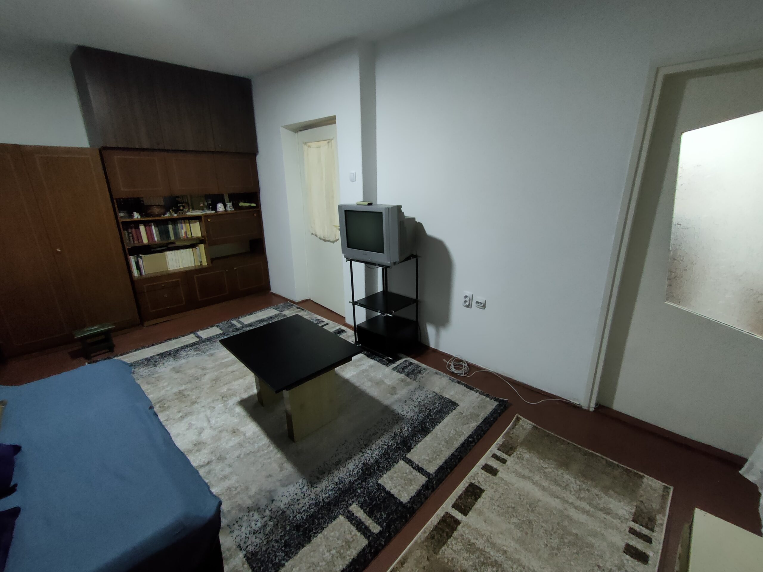 Izdajem stan u centru grada u blizini ulice Kralja Petra I