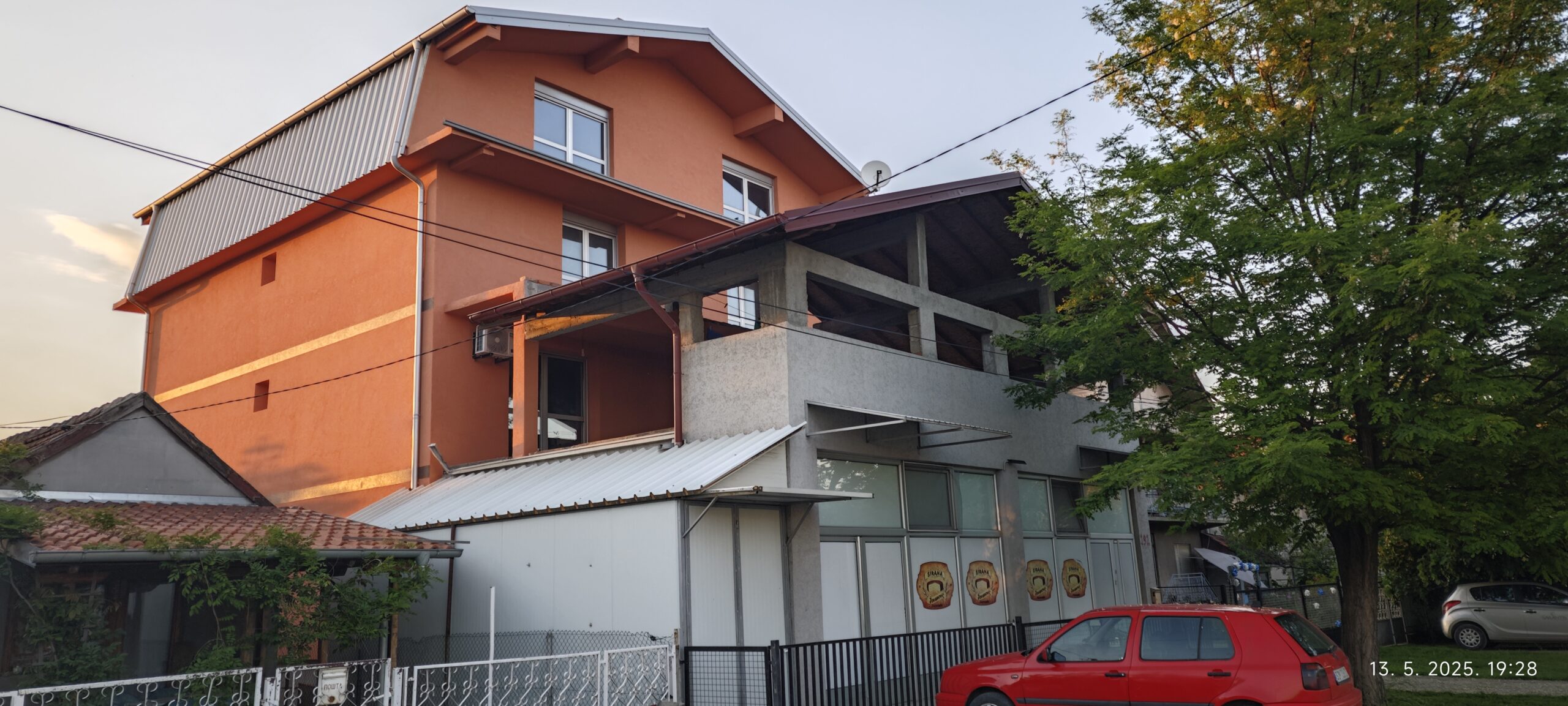 Kuća sa lokalom 900m2