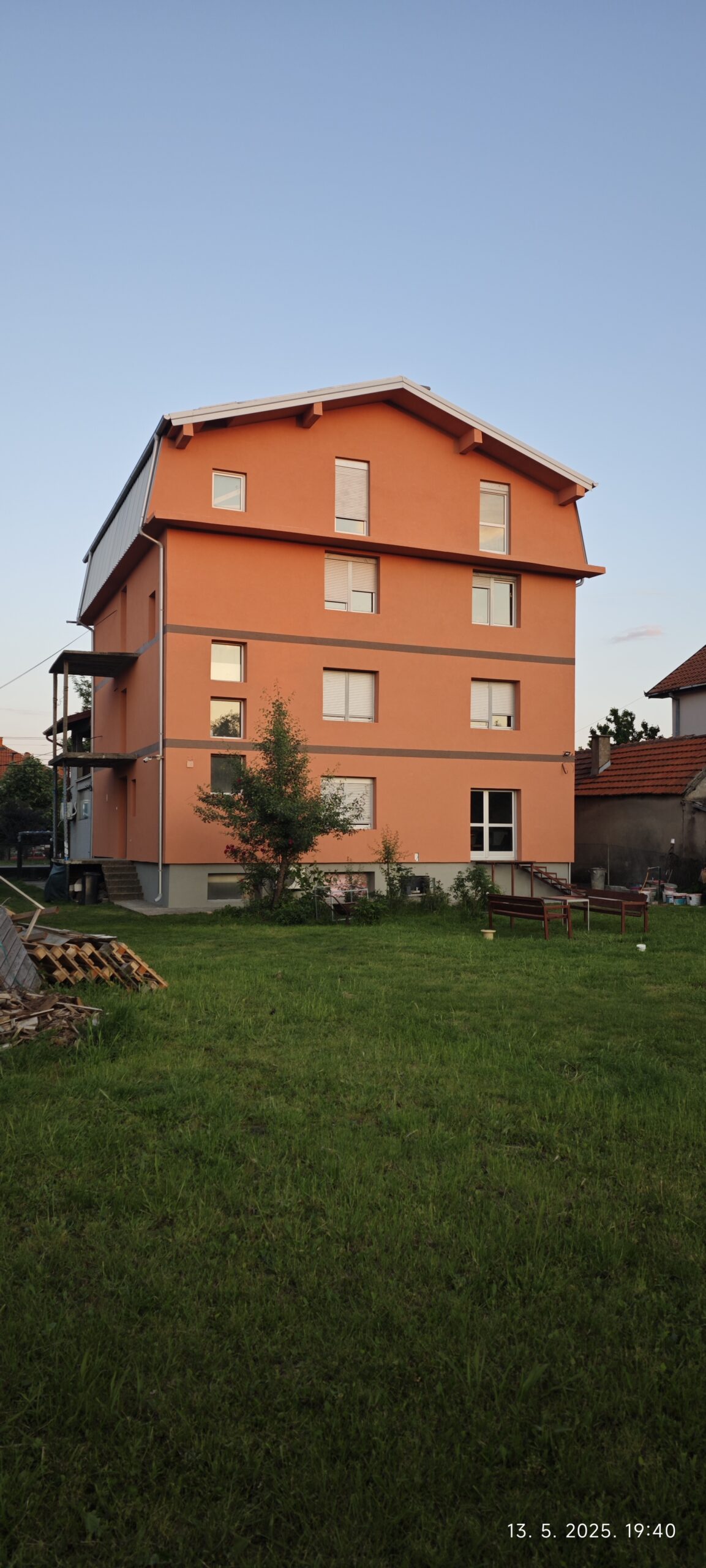 Kuća sa lokalom 900m2