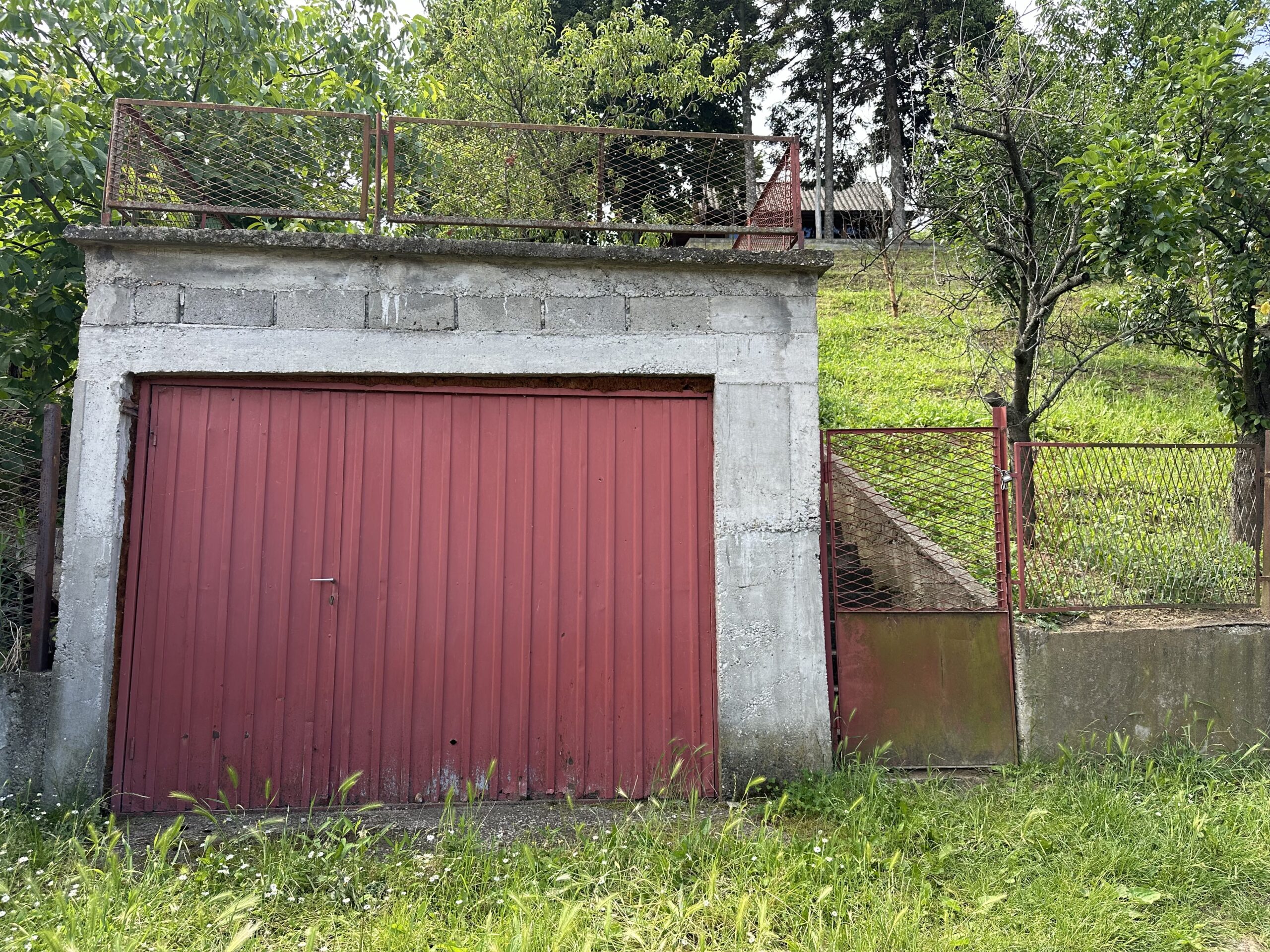 Vikendica sa pogledom na Dunav, legalizovana, 62m² + 9m² + 15m² + plac 8.2 ari