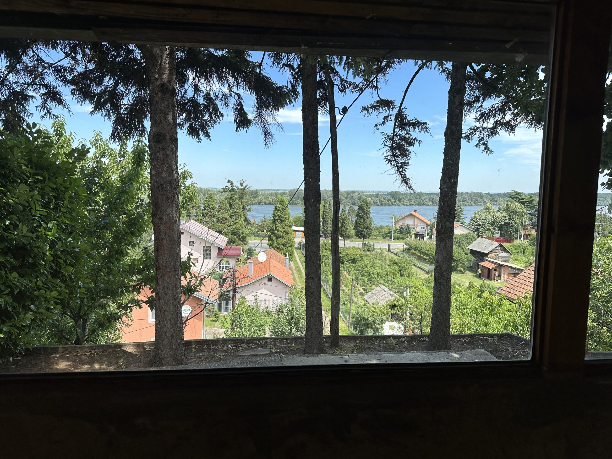 Vikendica sa pogledom na Dunav, legalizovana, 62m² + 9m² + 15m² + plac 8.2 ari