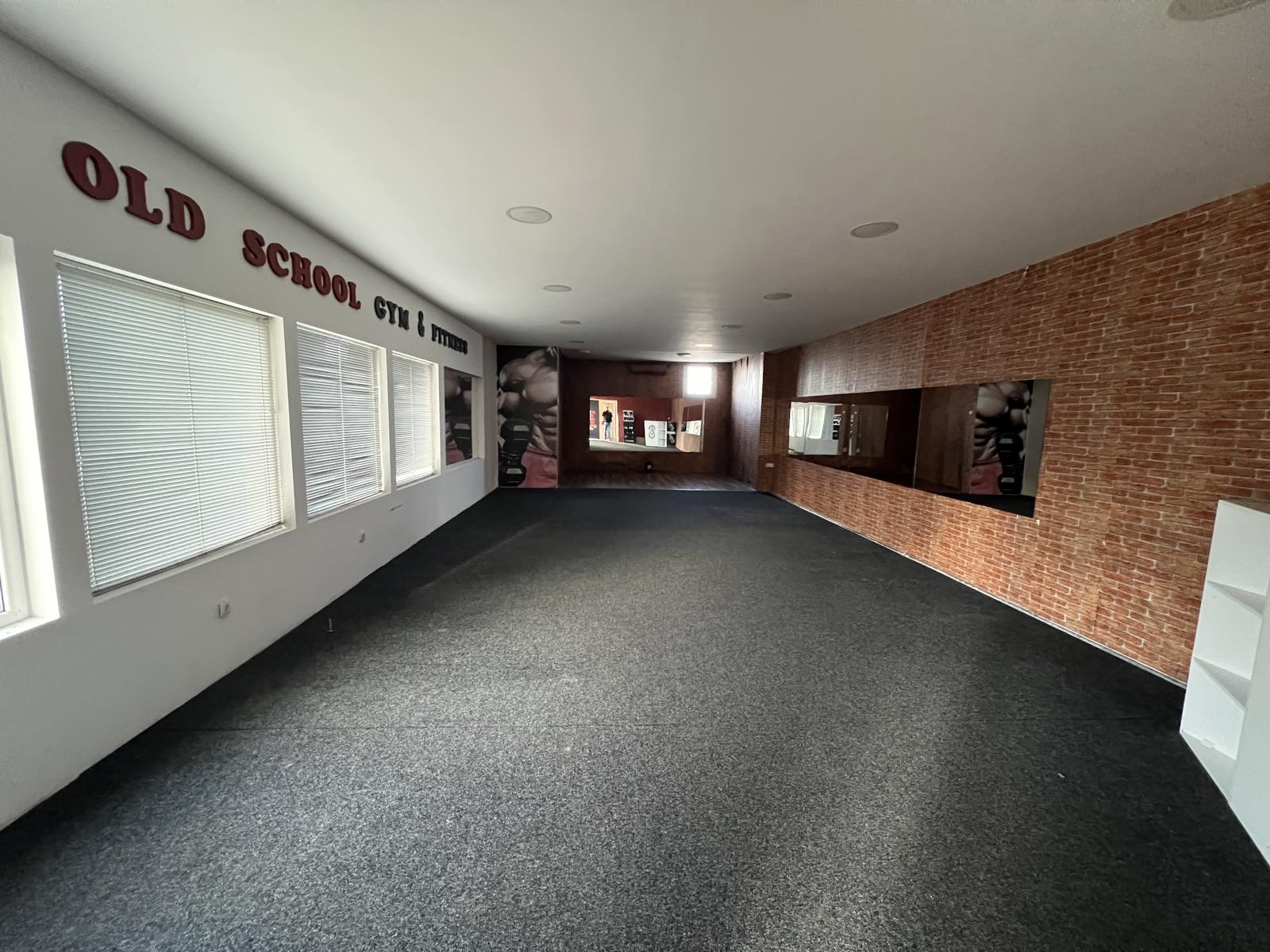 Poslovni prostor 100m², Carina – prometna ulica, renovirano