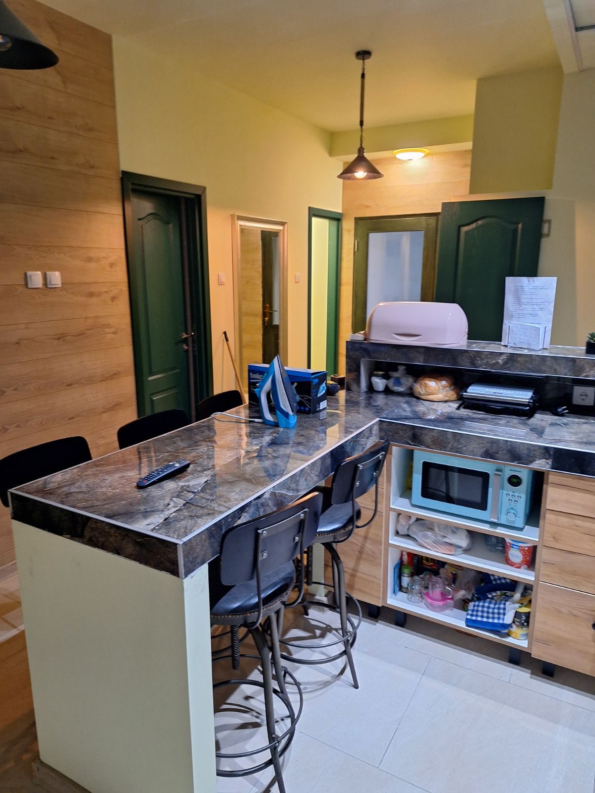 Zemun, izdajem jednokrevetne i dvokrevetne sobe