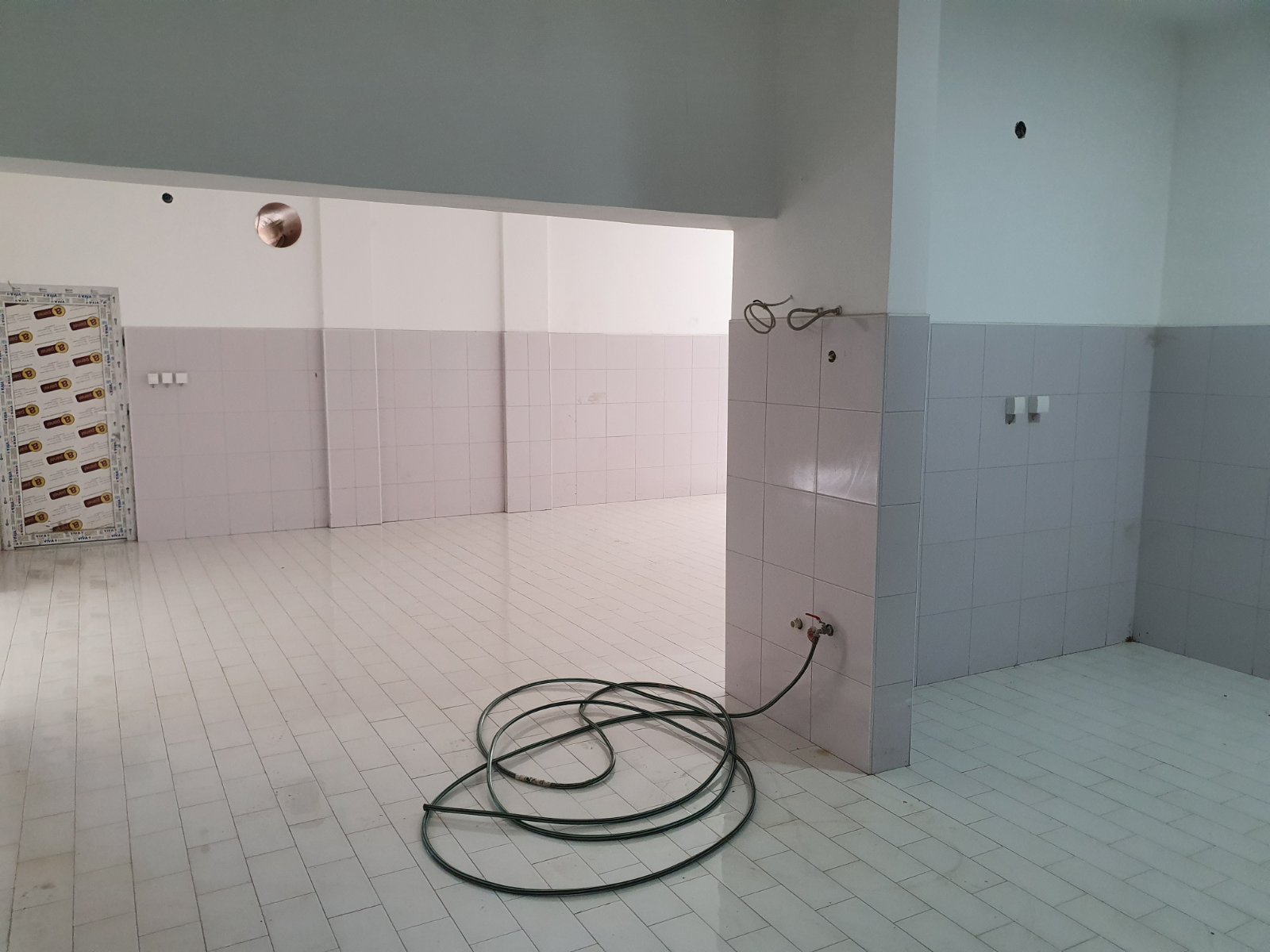 Izdajem ili prodajem poslovni prostor Smederevo-Vodanj