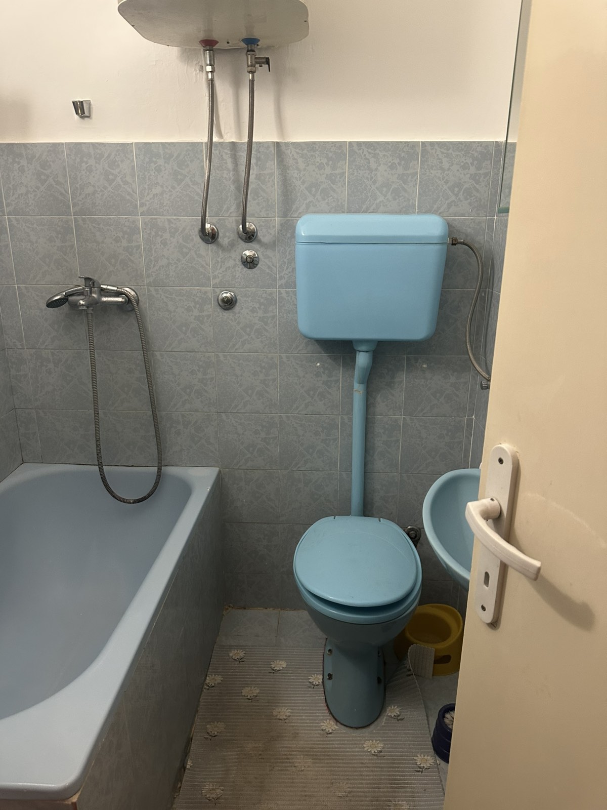 Izdajem stan u Smederevu, 36 kvadrata, centar, zgrada iznad Maksija