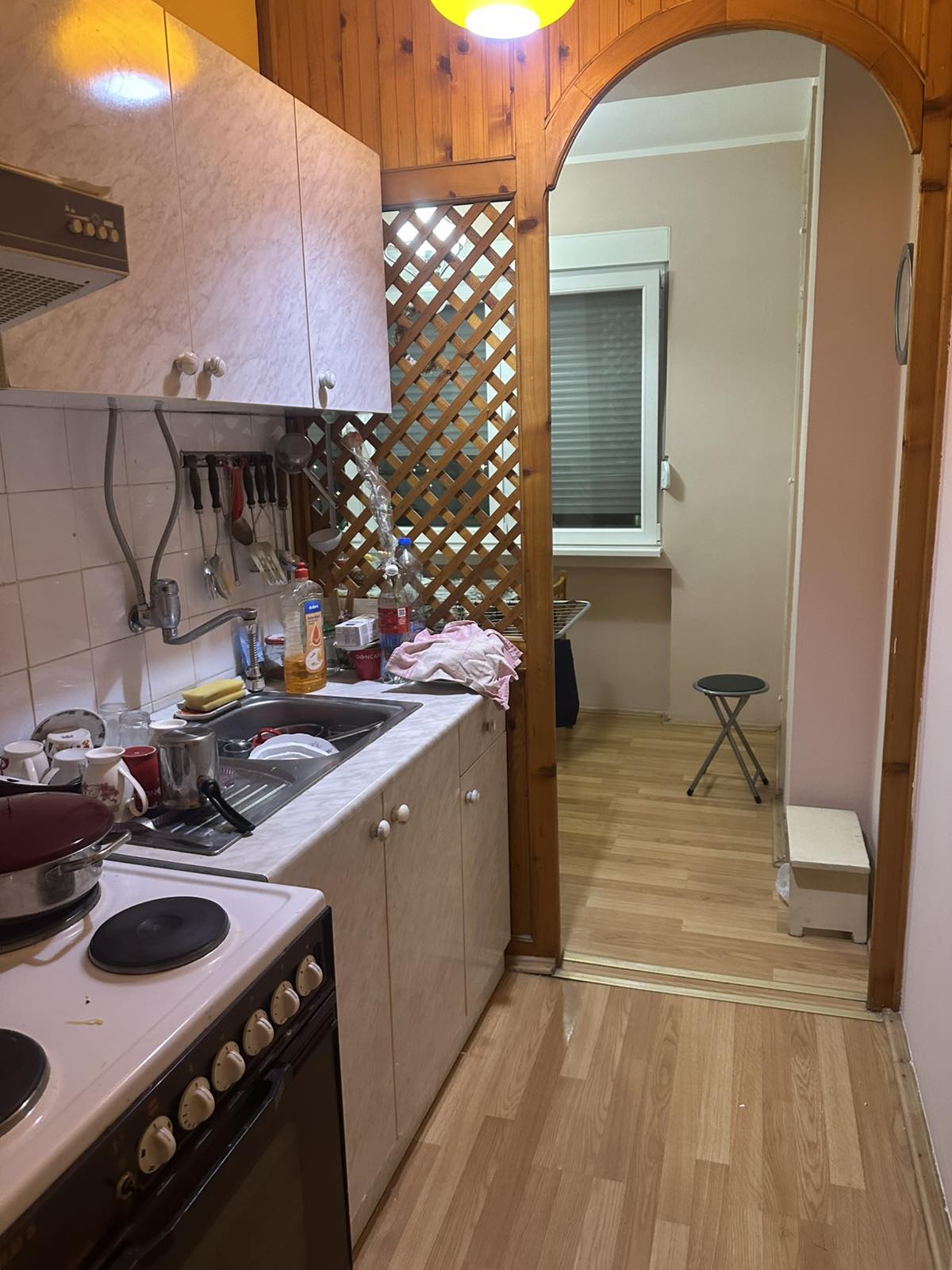 Izdajem stan u Smederevu, 36 kvadrata, centar, zgrada iznad Maksija