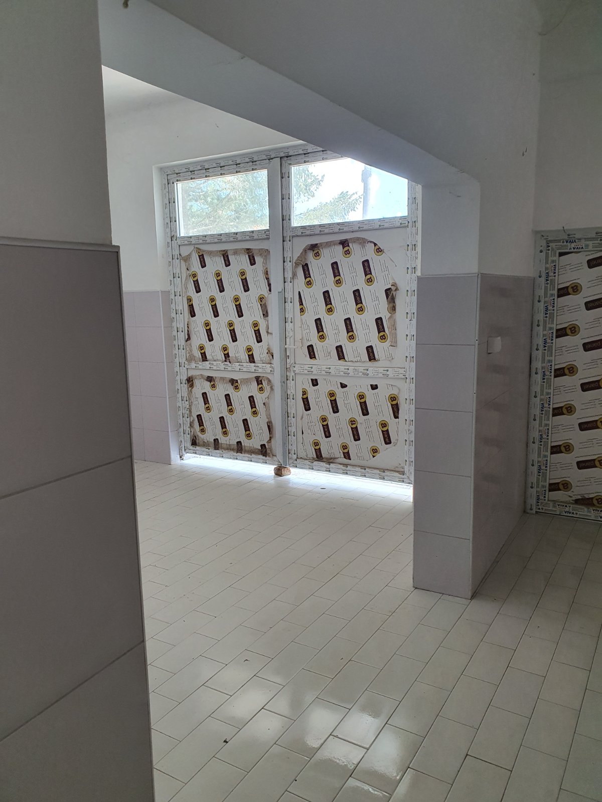 Izdajem ili prodajem poslovni prostor Smederevo-Vodanj