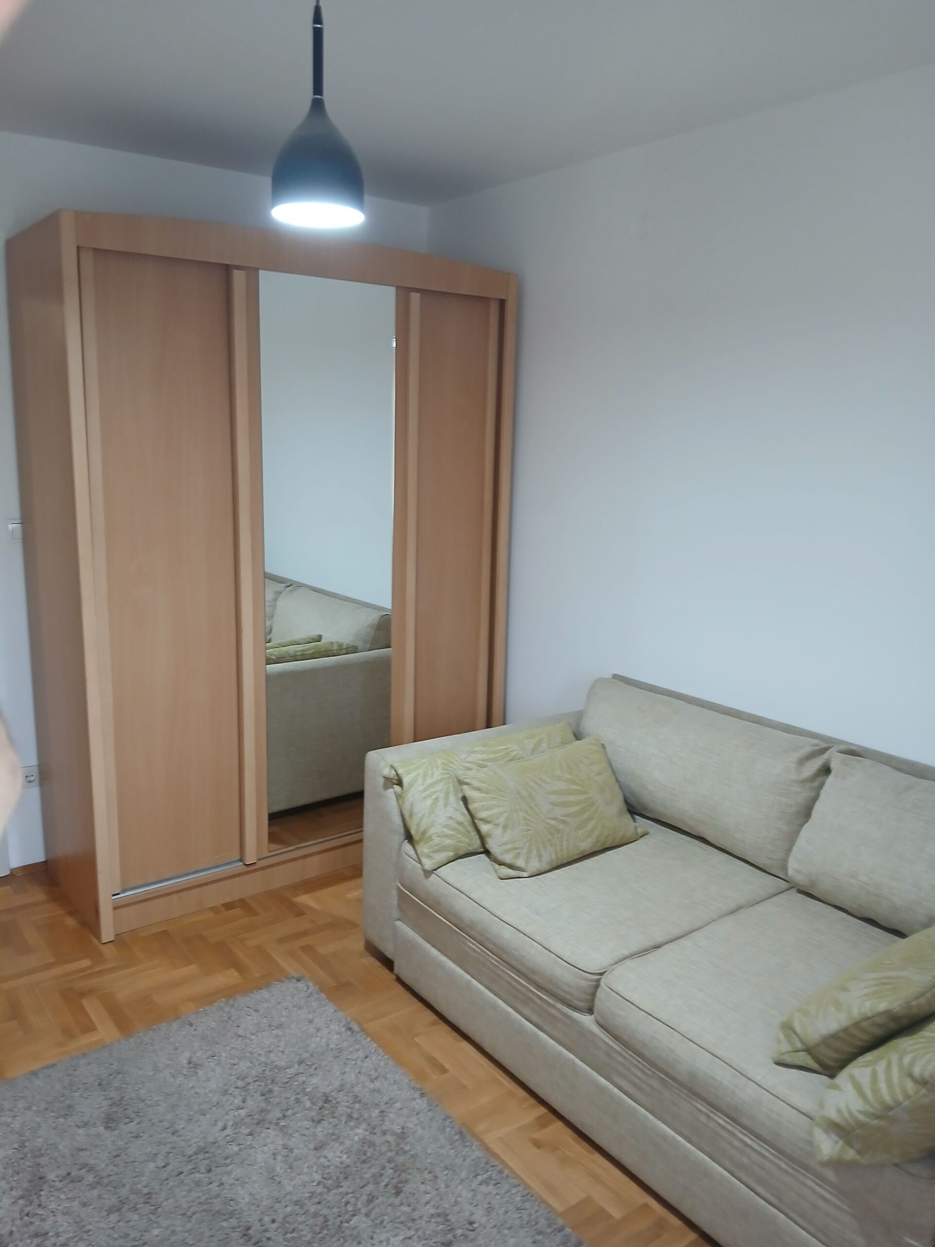 Izdajem stan u Smederevu, centar