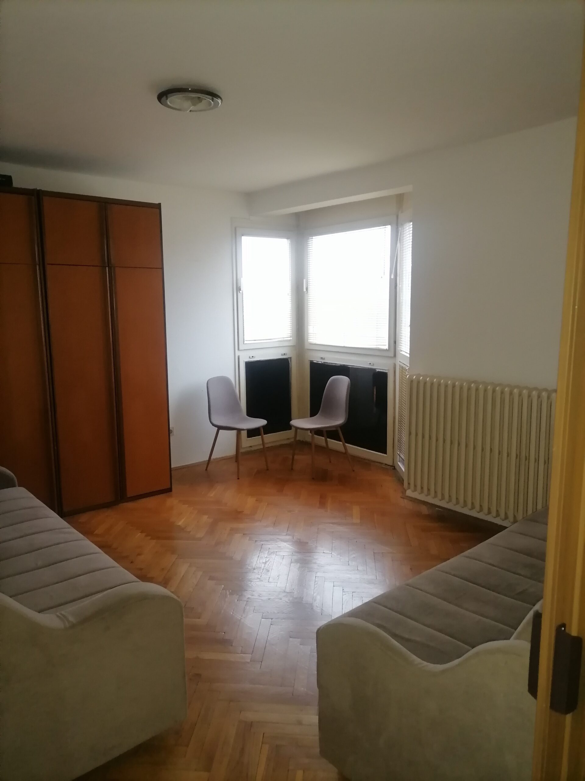 Trosoban stan u Karadjordjevoj 74m2