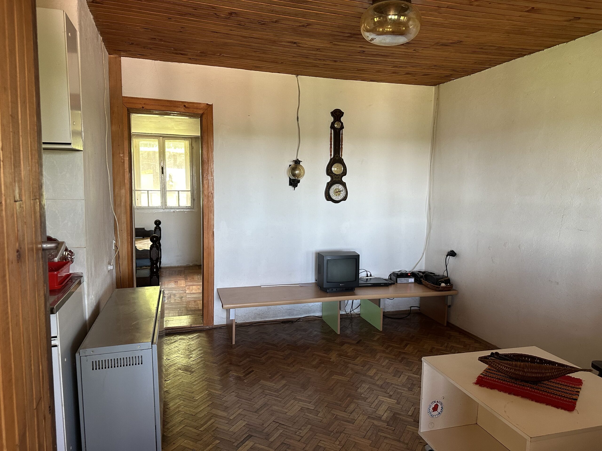 Vikendica sa pogledom na Dunav, legalizovana, 62m² + 9m² + 15m² + plac 8.2 ari