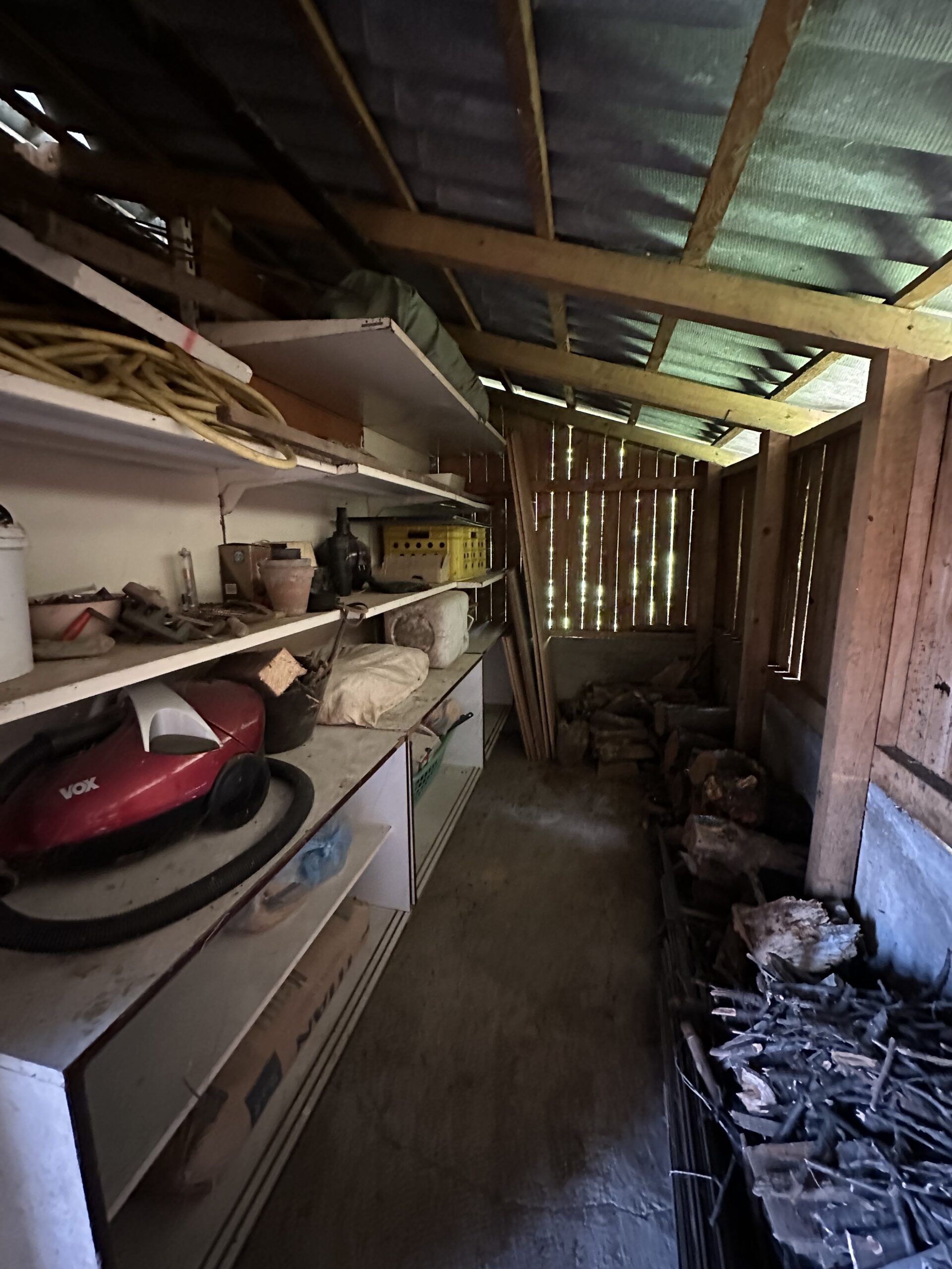 Vikendica sa pogledom na Dunav, legalizovana, 62m² + 9m² + 15m² + plac 8.2 ari