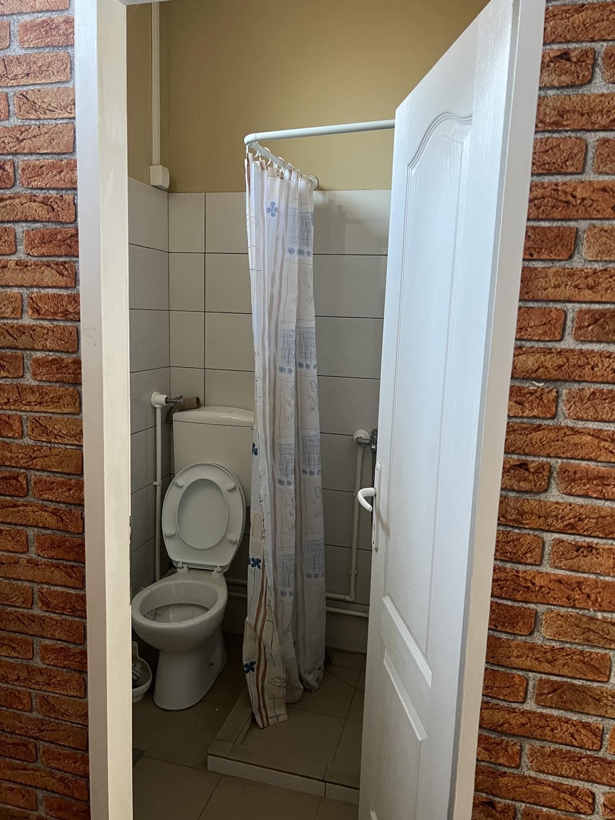 Poslovni prostor 100m², Carina – prometna ulica, renovirano