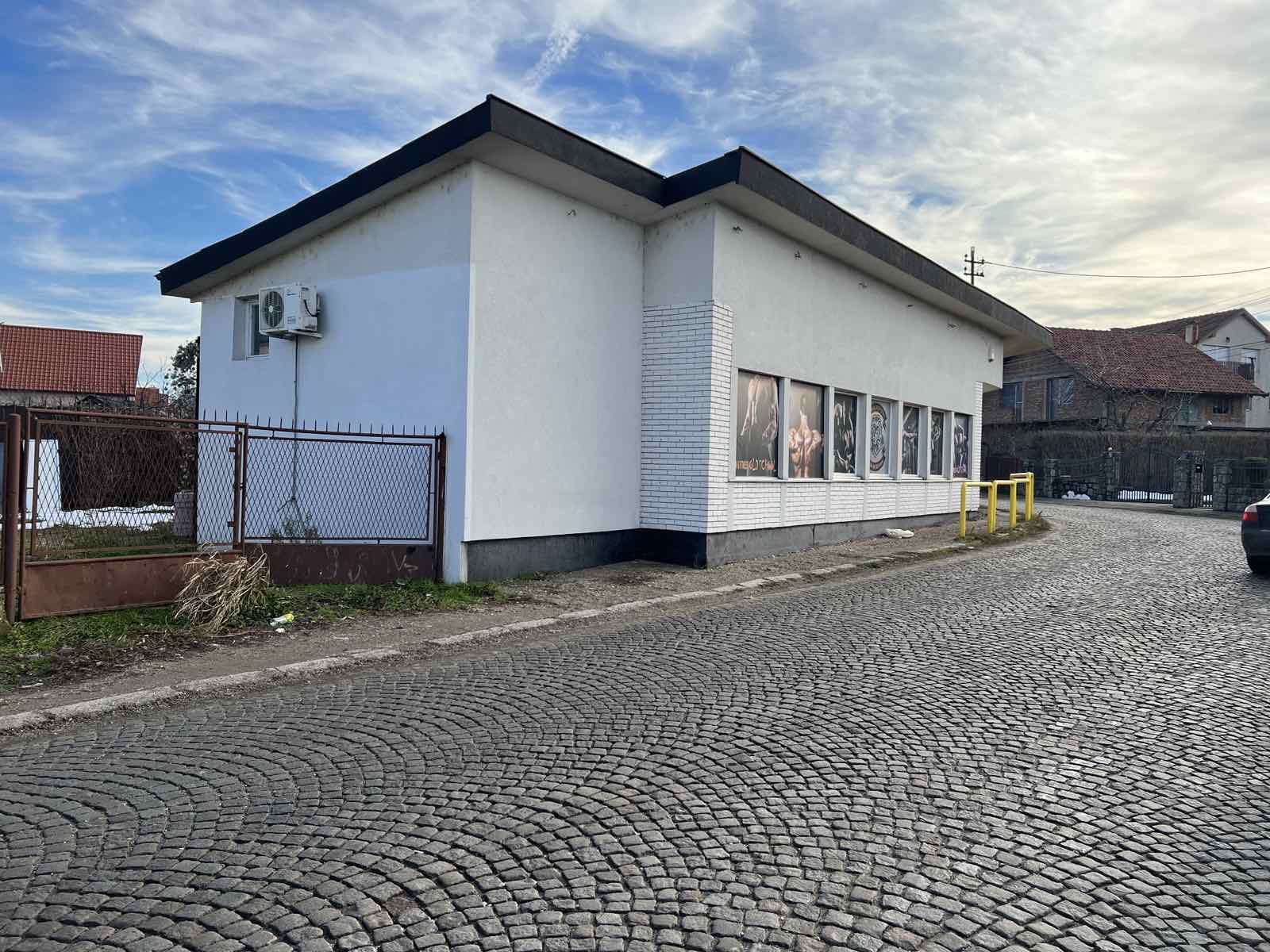 Poslovni prostor 100m², Carina – prometna ulica, renovirano