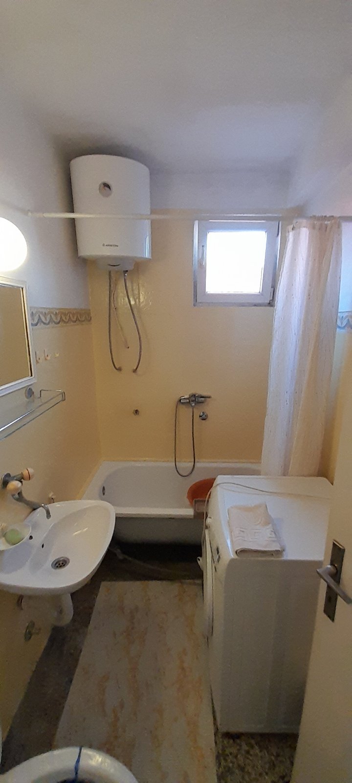 Izdajem stan u centru Smedereva