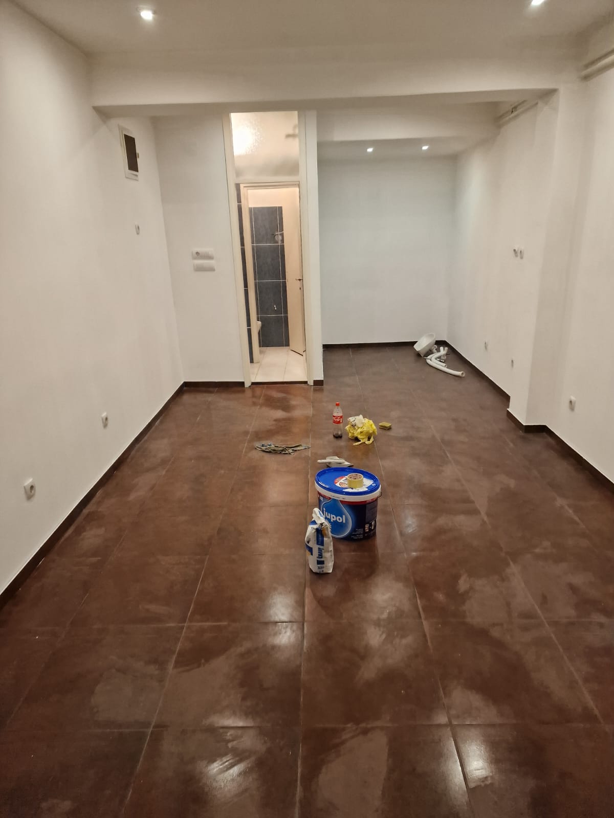 Izadjem Lokal kod Medicine Rada(Bolnice) 23m2