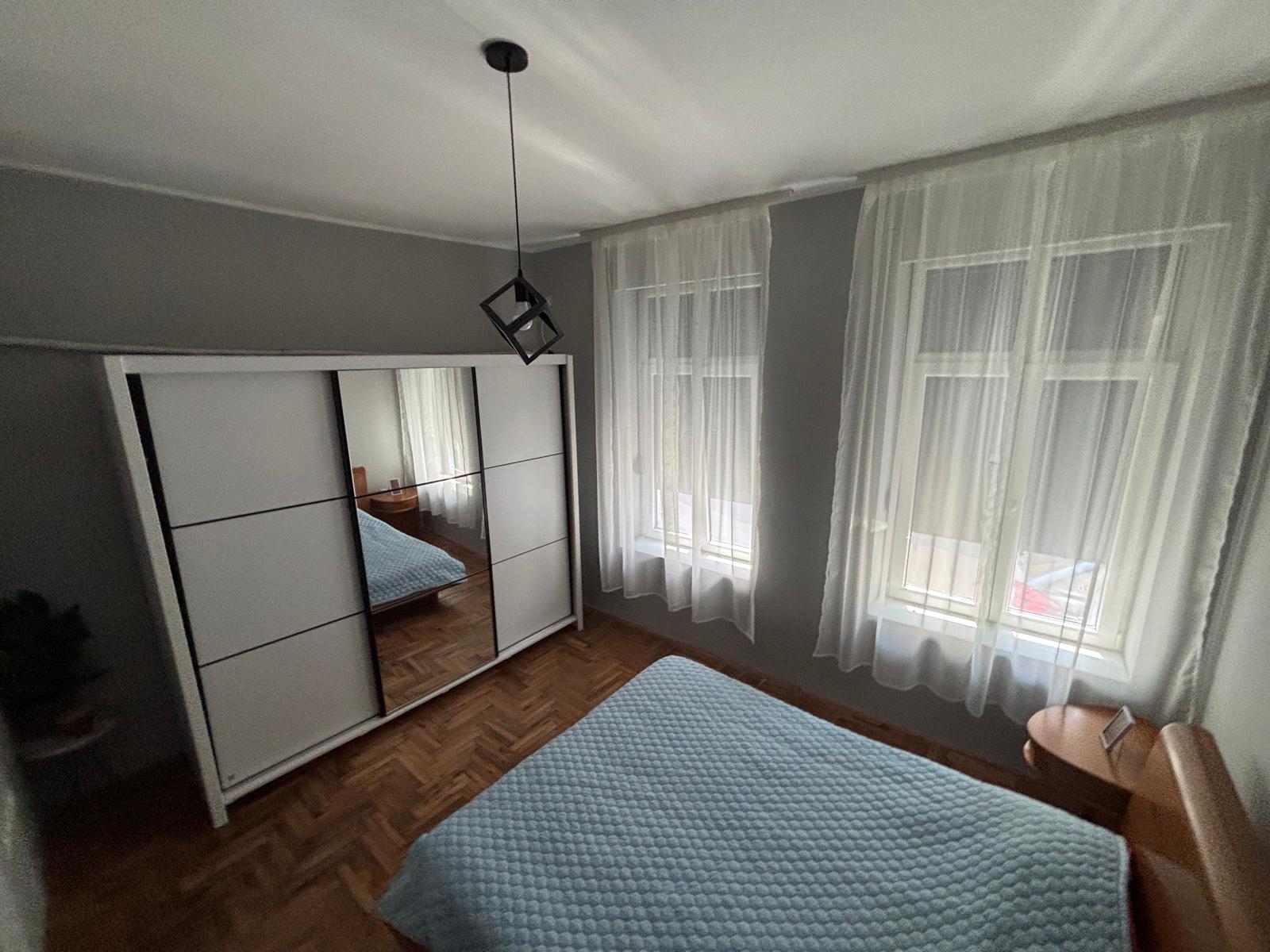 Izdajem potpuno namesten stan u centru Smedereva