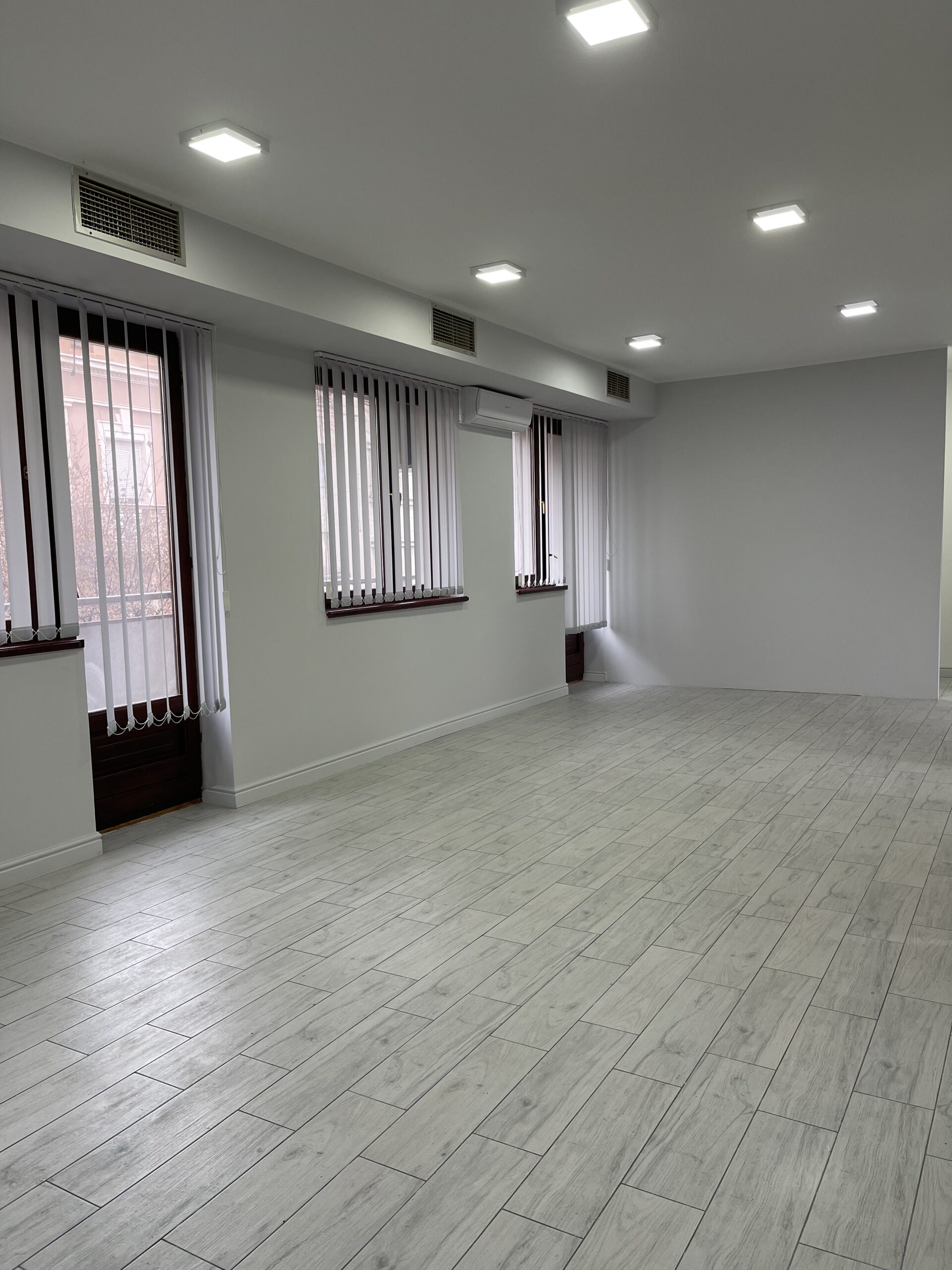 IZDAJEM POSLOVNI PROSTOR, CENTAR SMEDEREVO