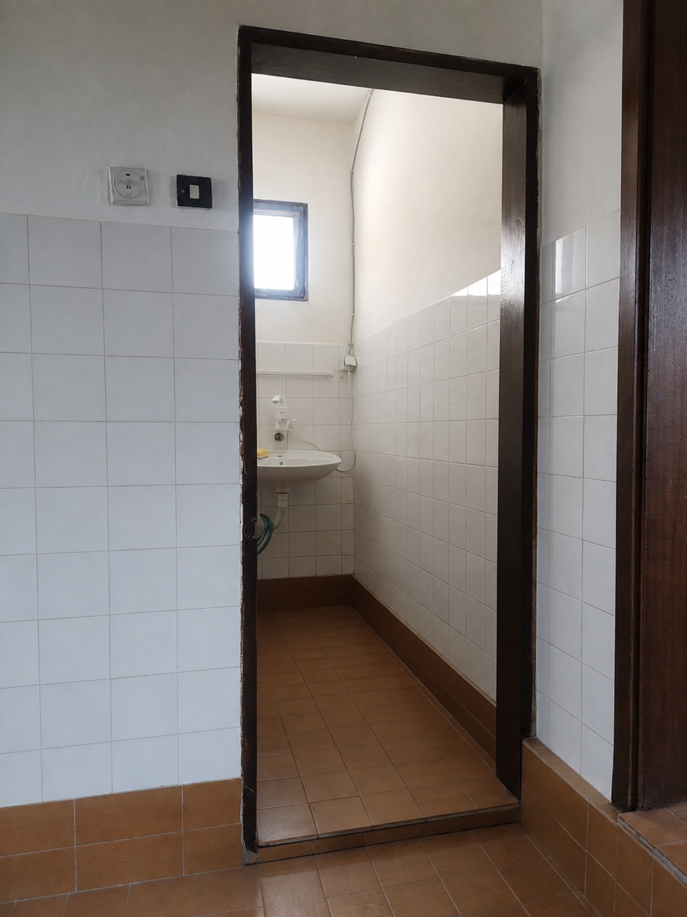 POSLOVNI PROSTOR ZA IZDAVANJE – ODLIČNA LOKACIJA U SMEDEREVU