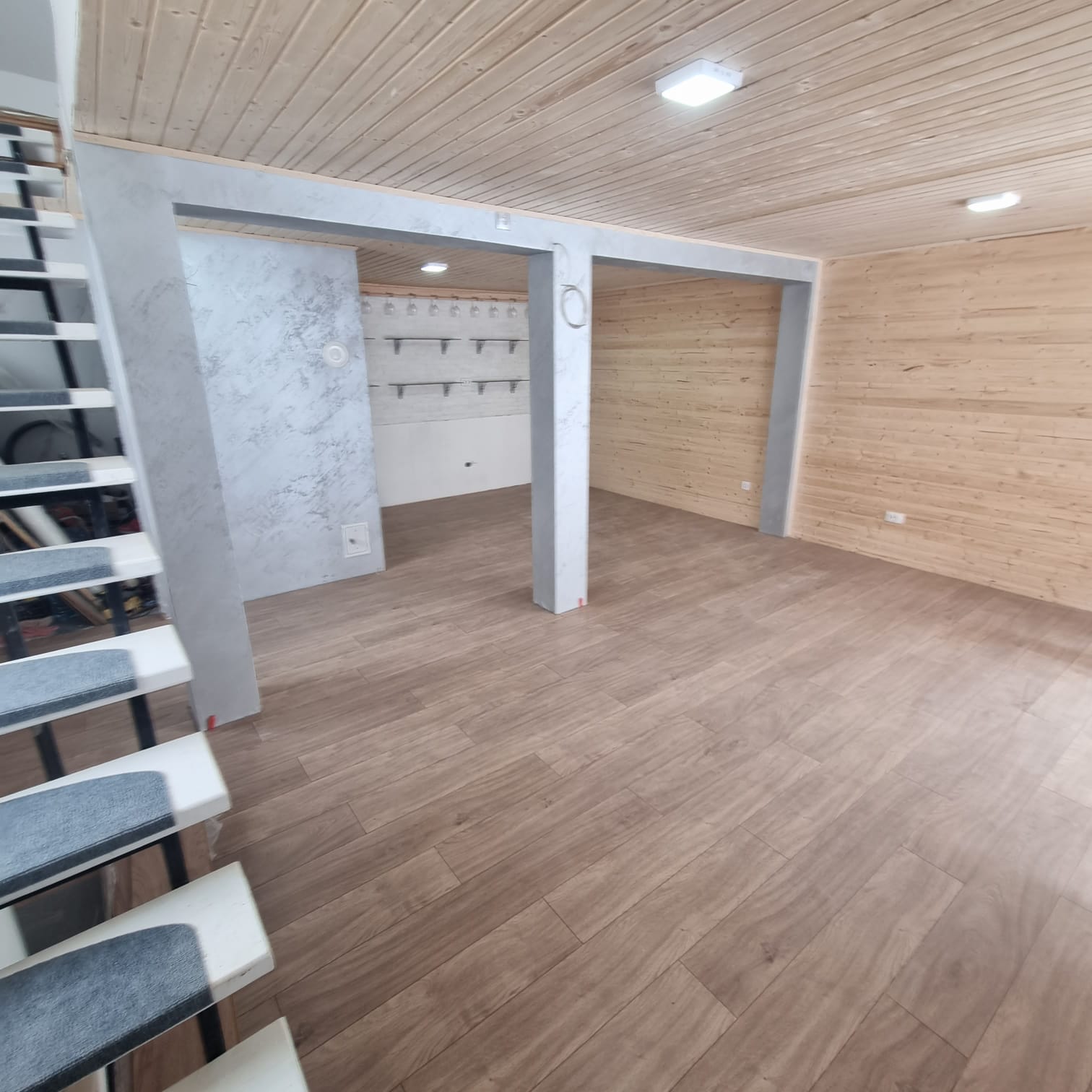 Zlatibor, drvena kuca sa bazenom na prodaju 96 m2 na placu od 5,5 ari